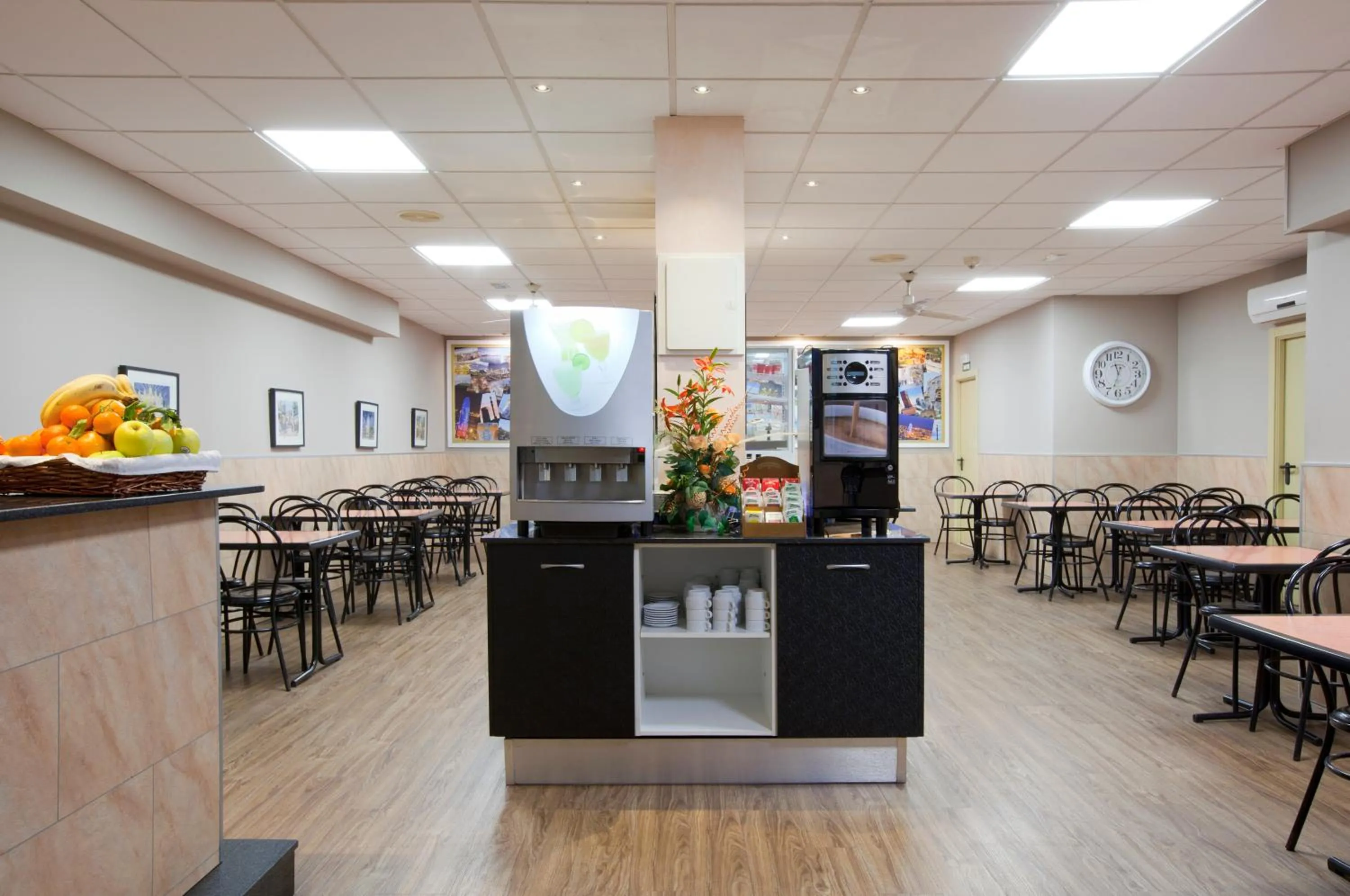 Restaurant/places to eat in Hostal Barcelona