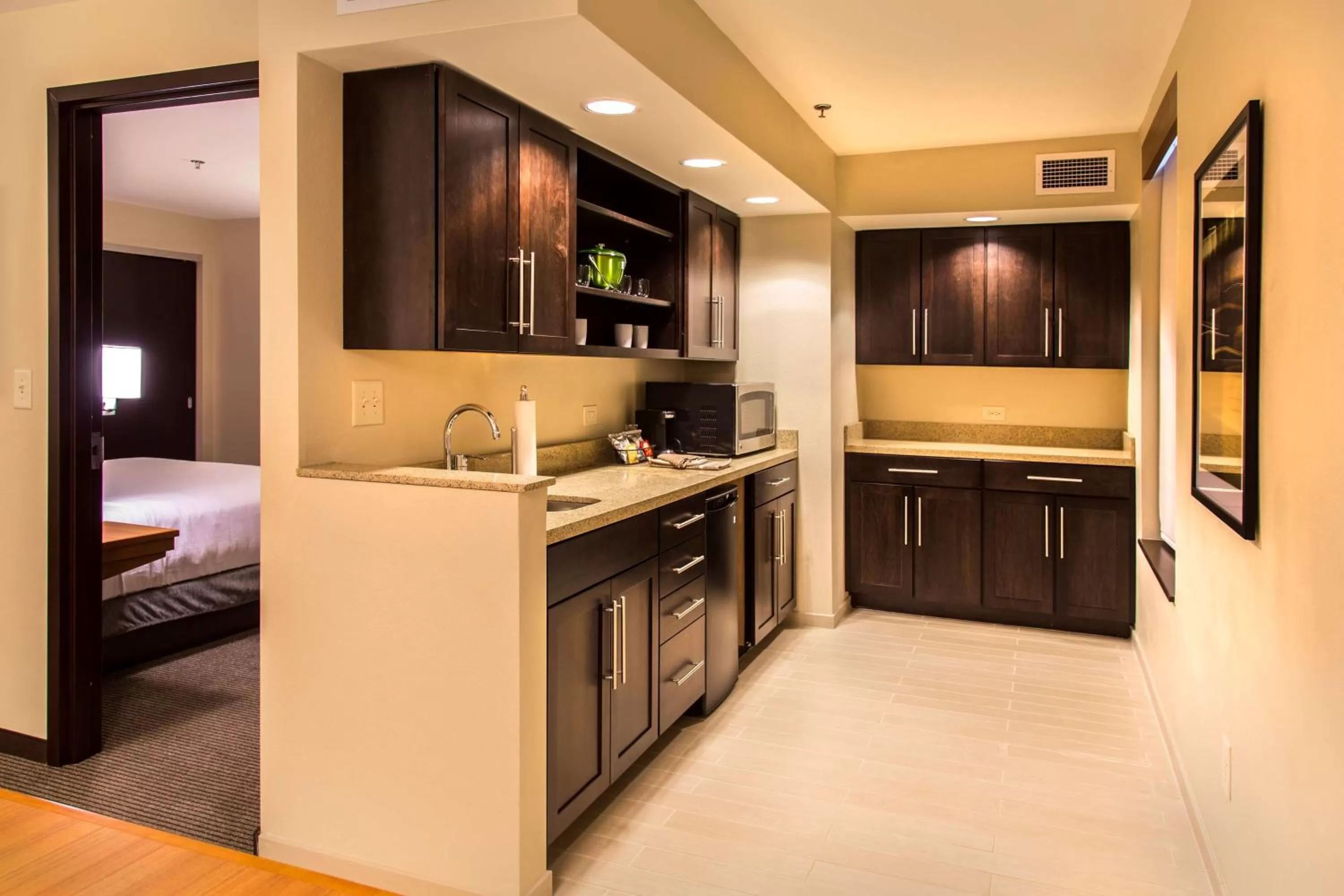 Photo of the whole room, Bed in Hyatt Place Charlottesville