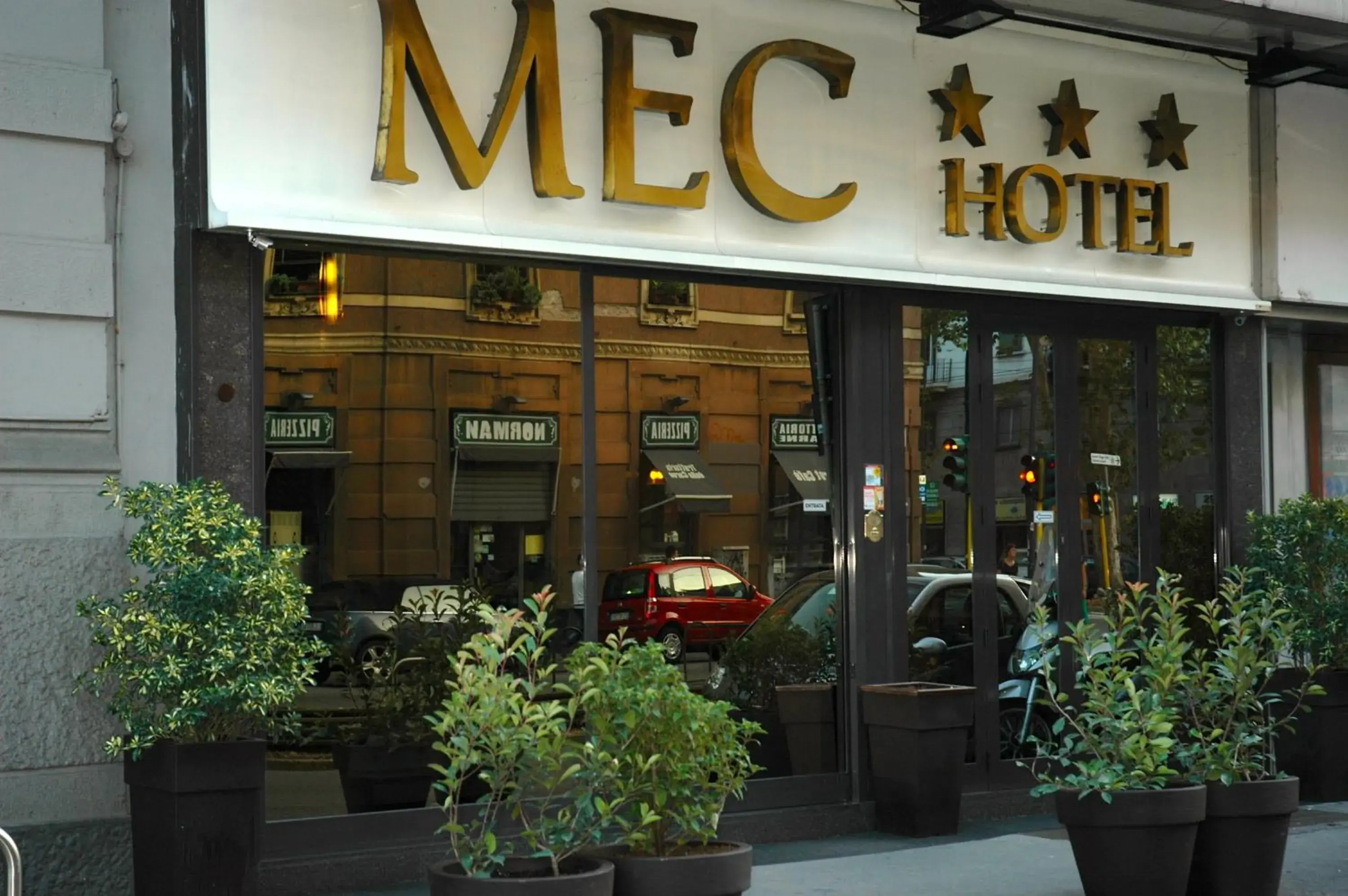 Facade/entrance in Hotel Mec