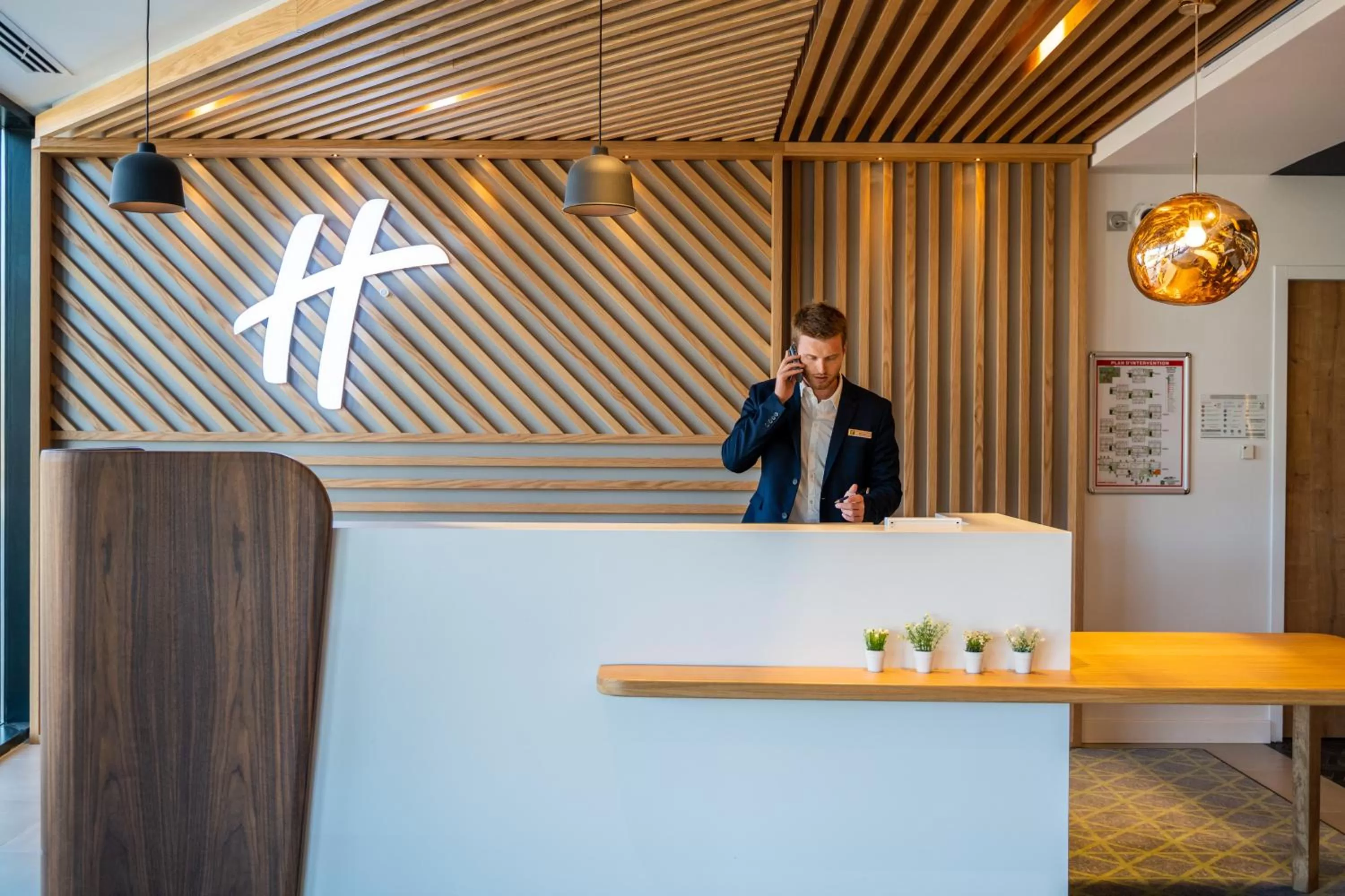 Lobby or reception in Holiday Inn - Bordeaux-Merignac by IHG