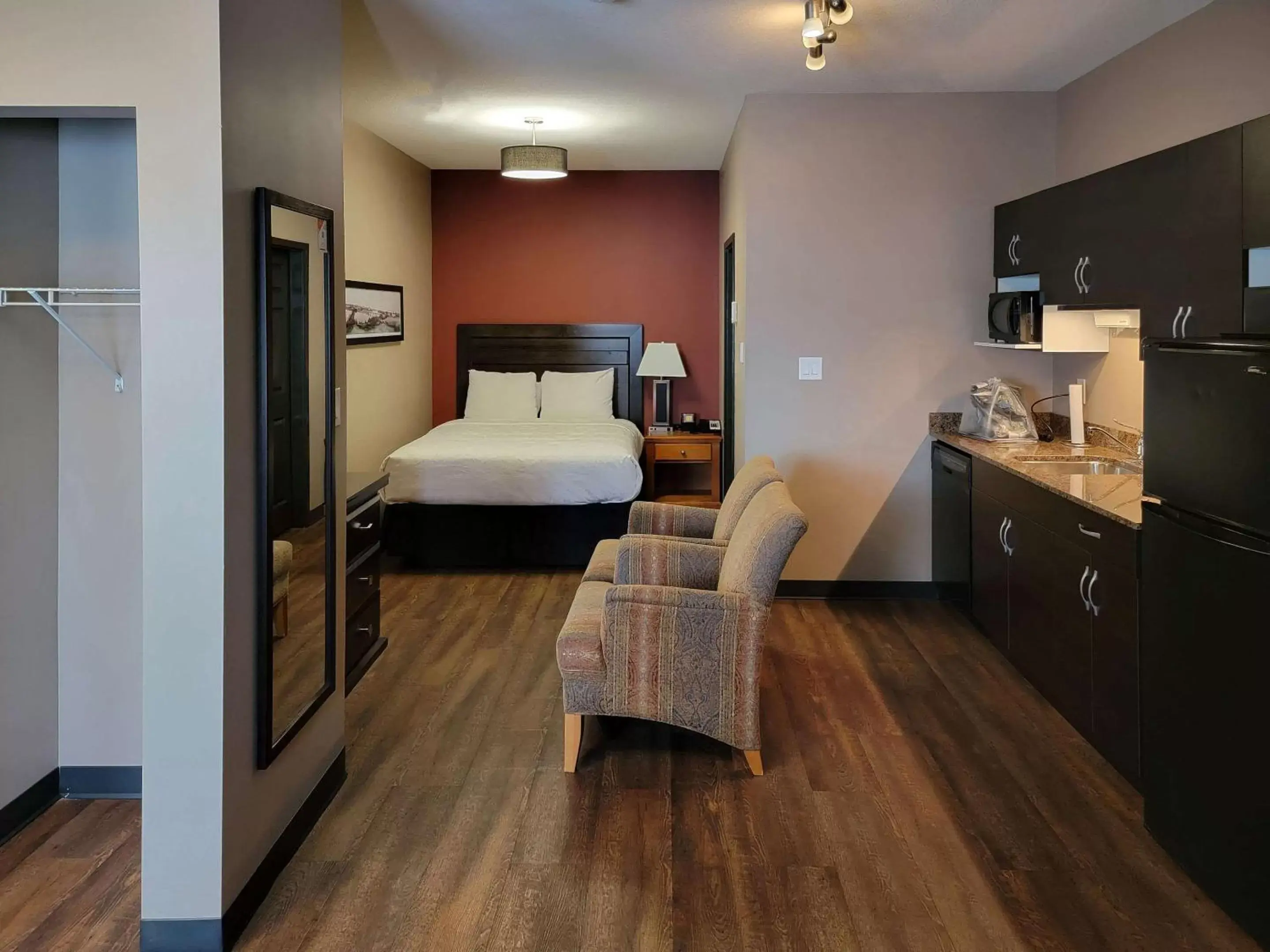 Bedroom in Quality Inn & Suites Saskatoon