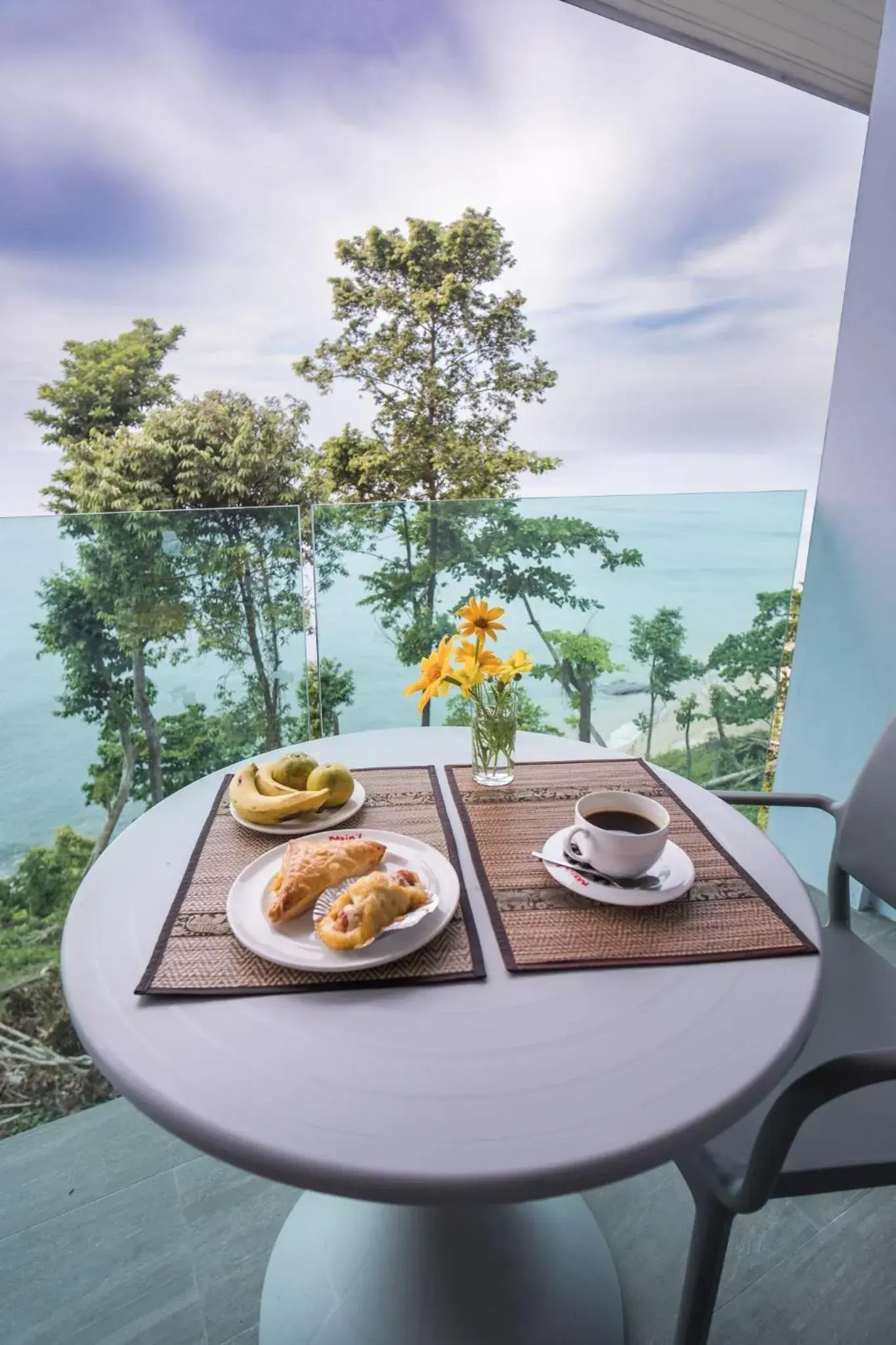 Food and drinks in Cliff Lanta Suite-Koh Lanta Krabi