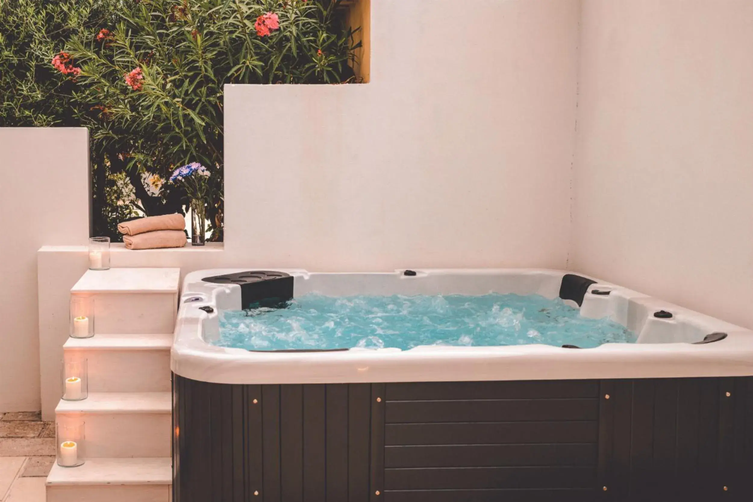 Open Air Bath in Hotel Caiammari