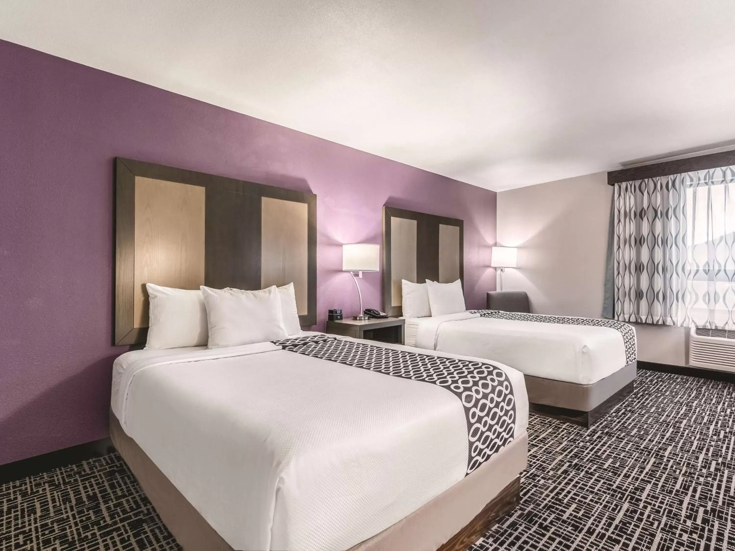 Queen Room with Two Queen Beds - Non-Smoking in La Quinta by Wyndham Glenwood Springs