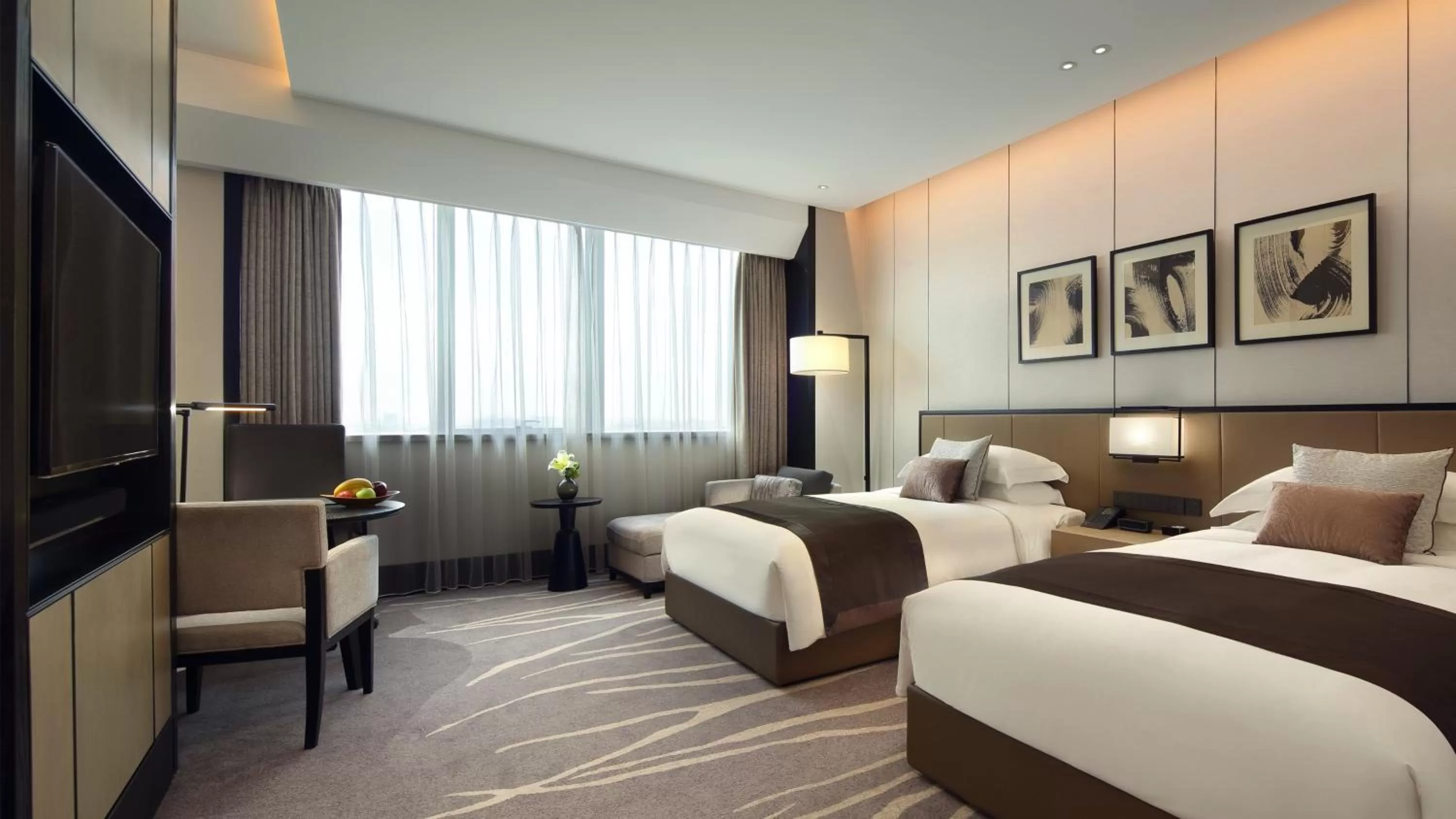 Photo of the whole room, Bed in InterContinental Shanghai Hongqiao NECC by IHG