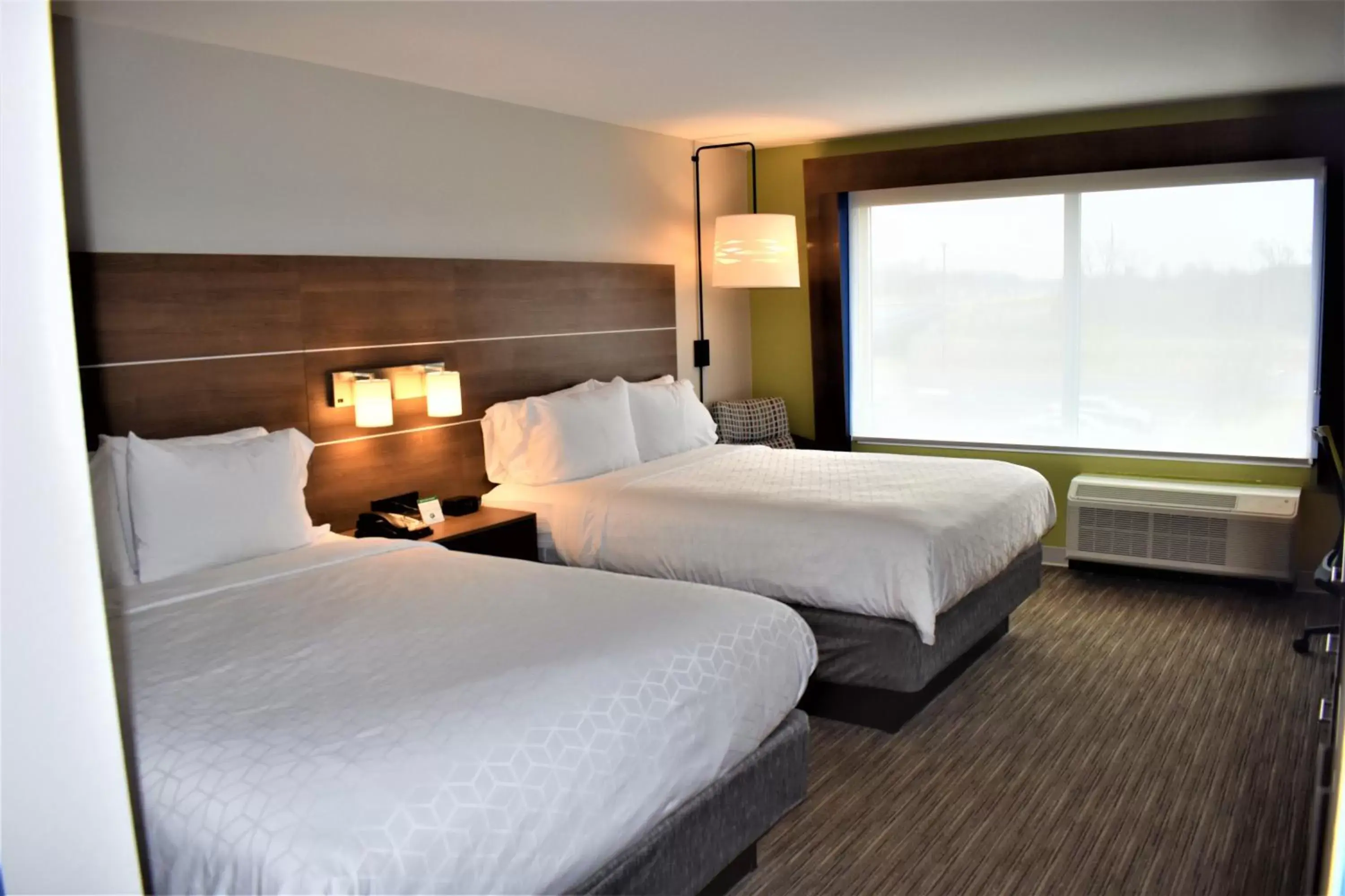 Photo of the whole room, Bed in Holiday Inn Express & Suites - Gettysburg, an IHG Hotel