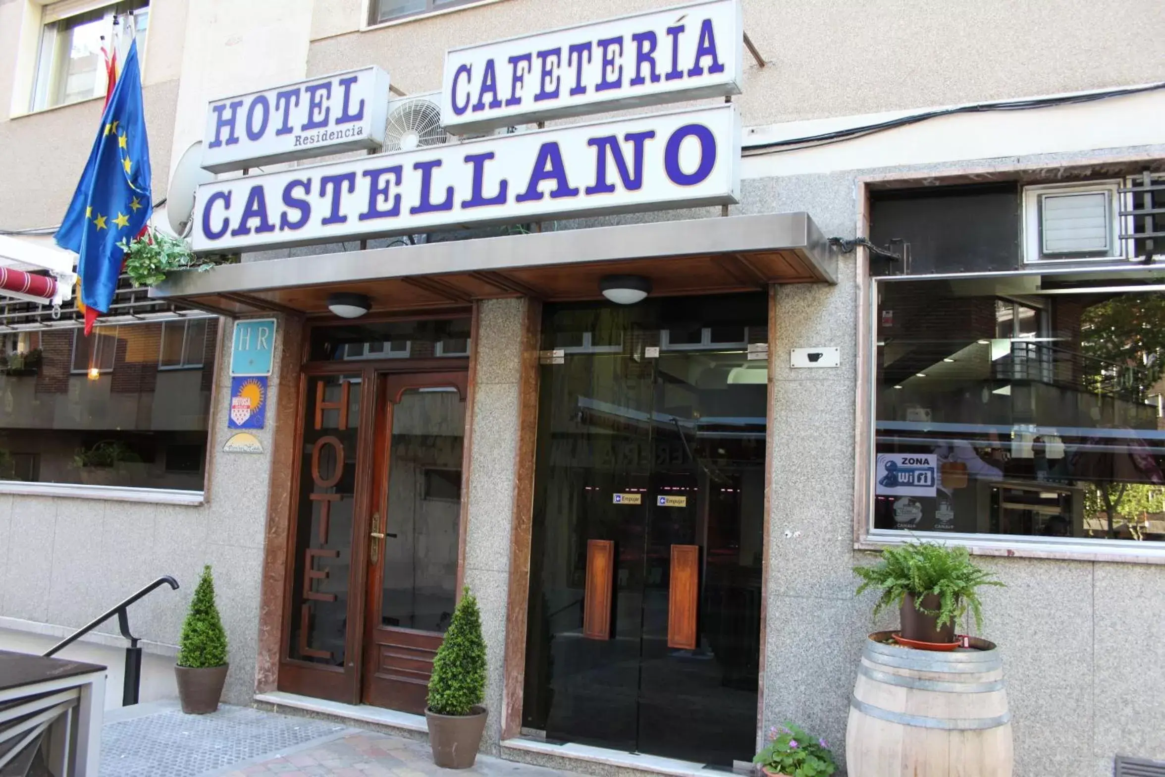 Business facilities in Hotel Residencia Castellano I