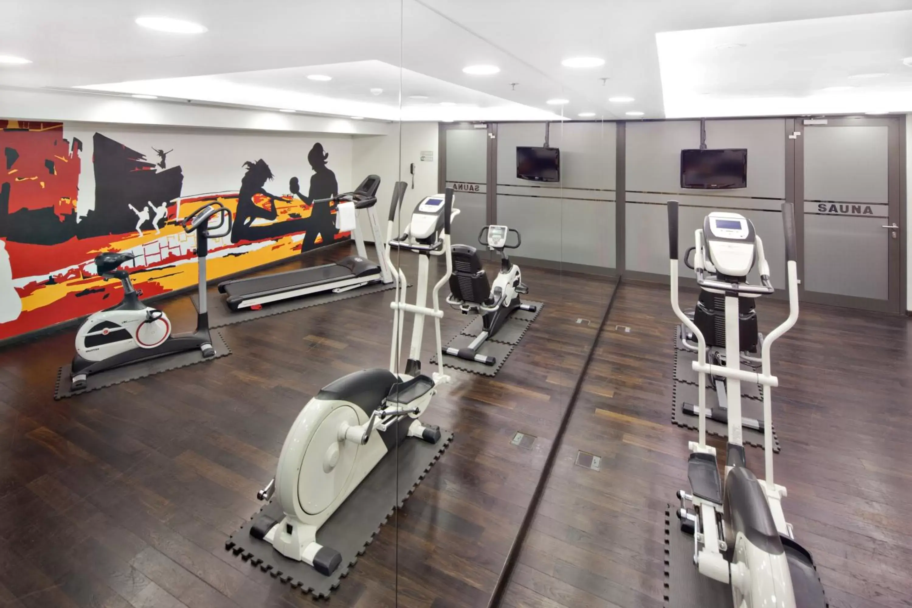 Fitness centre/facilities, Fitness Center/Facilities in Vienna House Easy by Wyndham Katowice