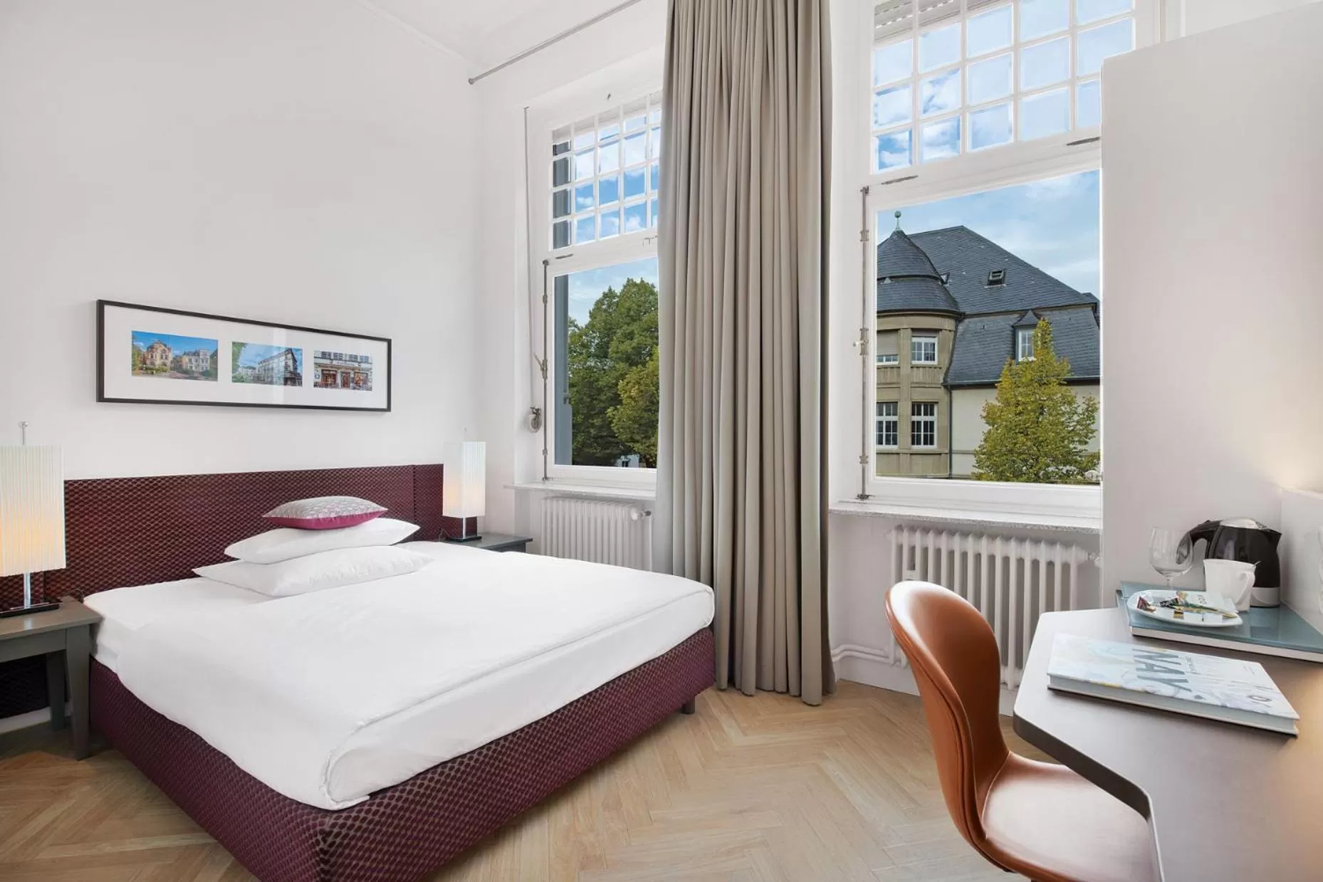 Photo of the whole room, Bed in Boutiquehotel Dreesen - Villa Godesberg