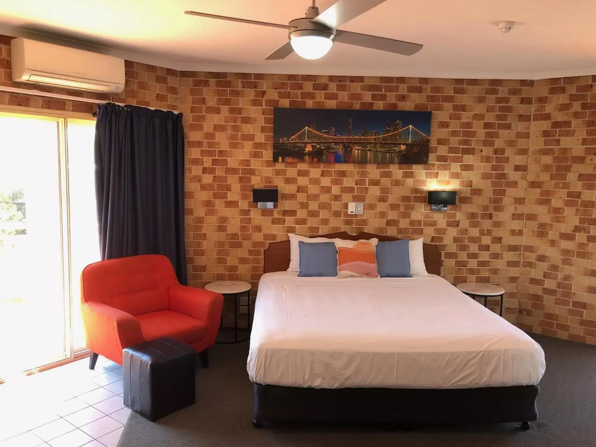 Executive Suite with Spa Bath in Airport Clayfield Motel