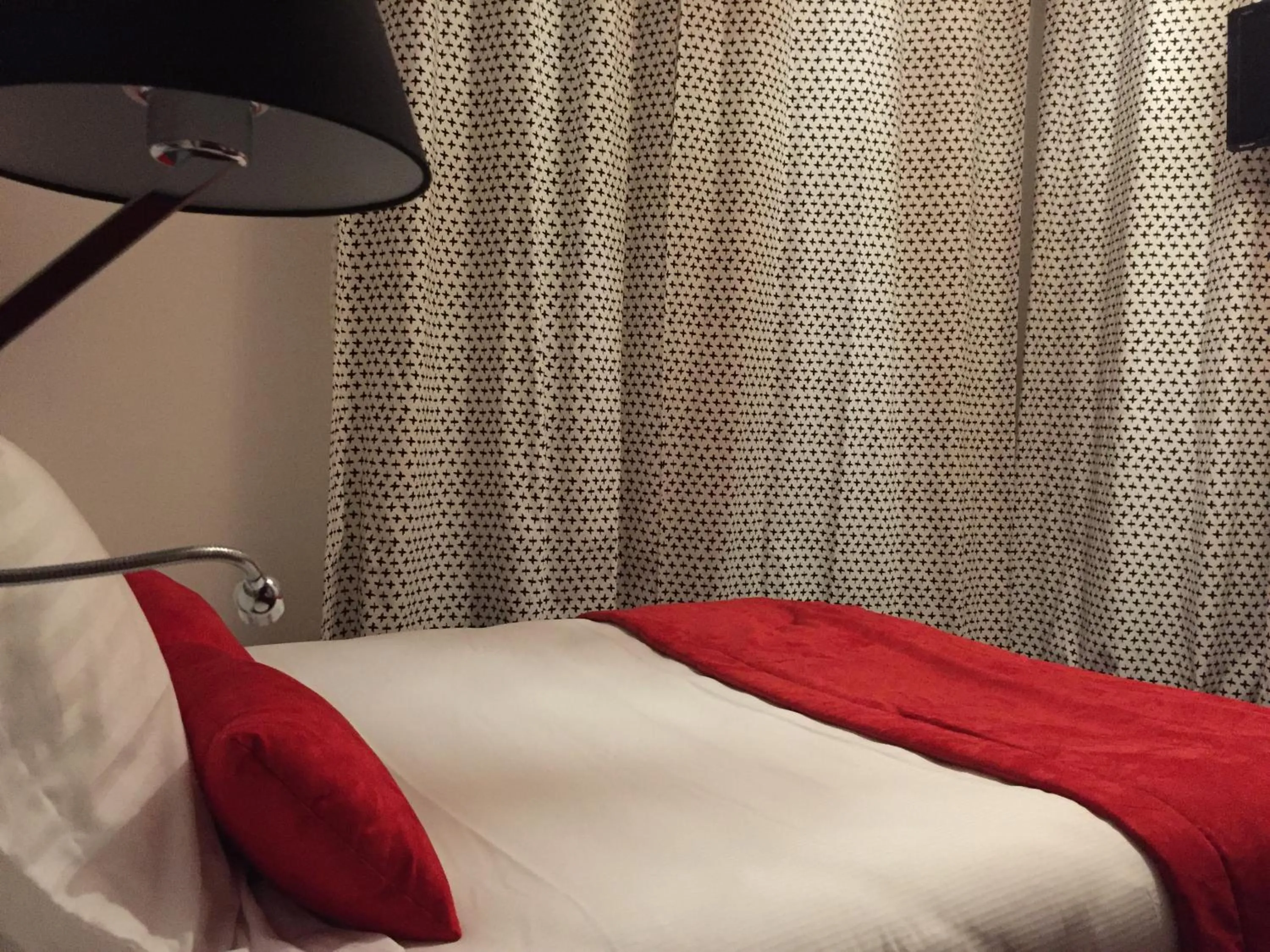 Photo of the whole room, Bed in Hôtel Concorde