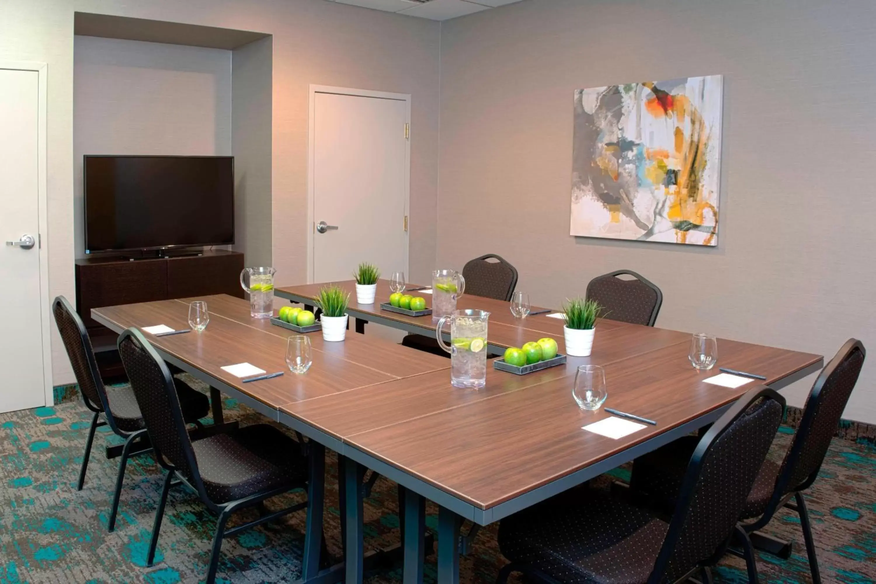 Meeting/conference room in SpringHill Suites by Marriott Old Montreal