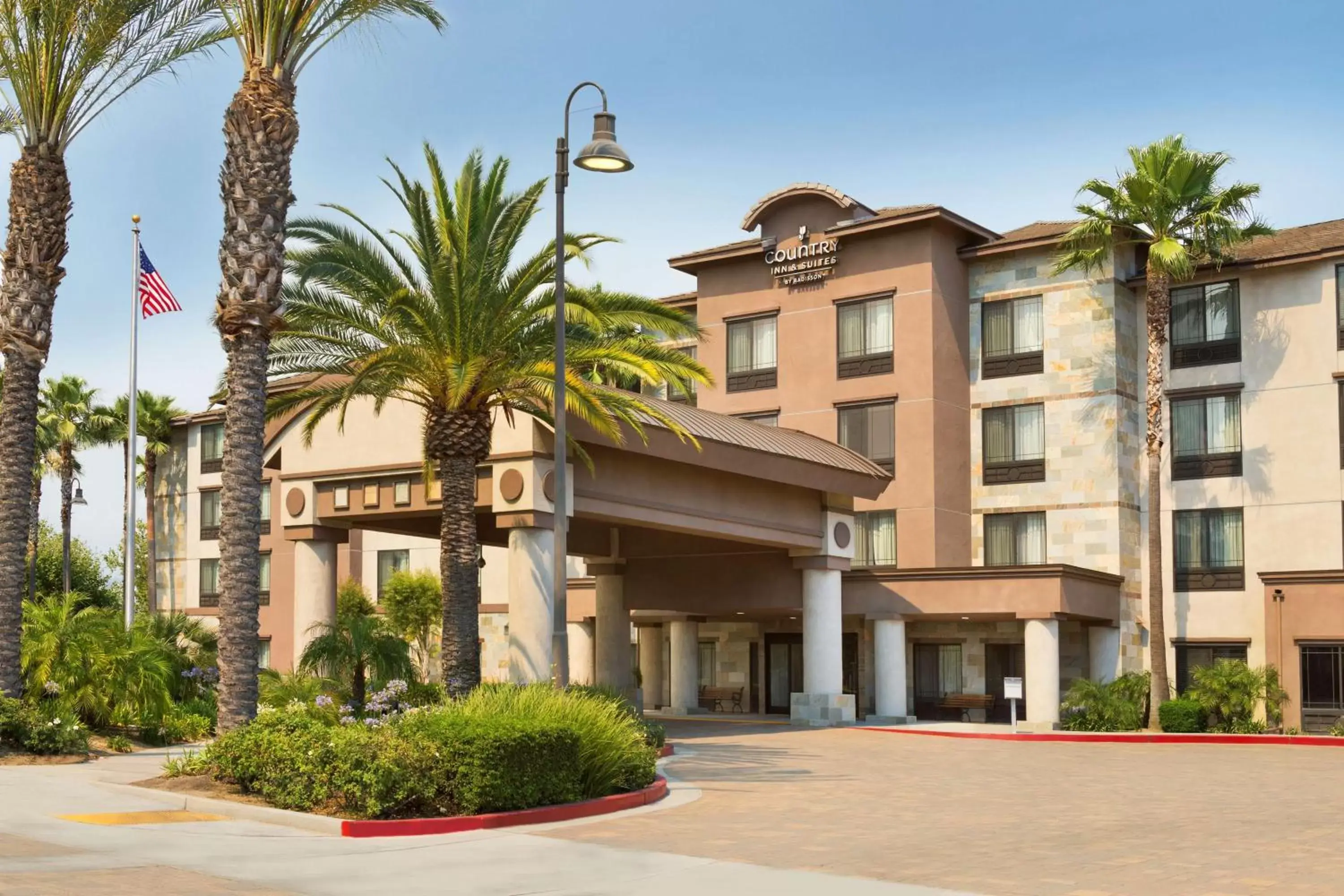 Property Building in Country Inn & Suites by Radisson, Ontario at Ontario Mills, CA