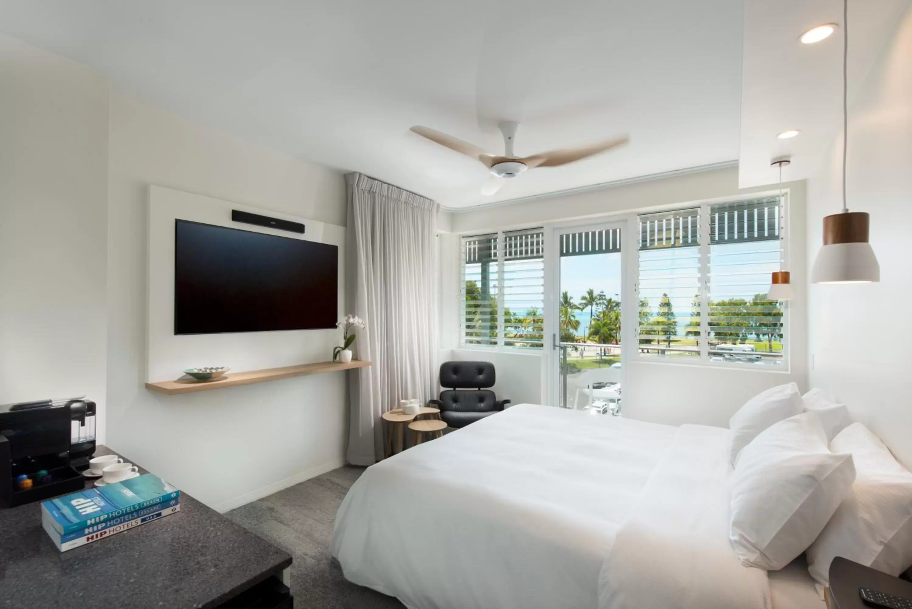 Bedroom, Room Photo in Heart Hotel and Gallery Whitsundays