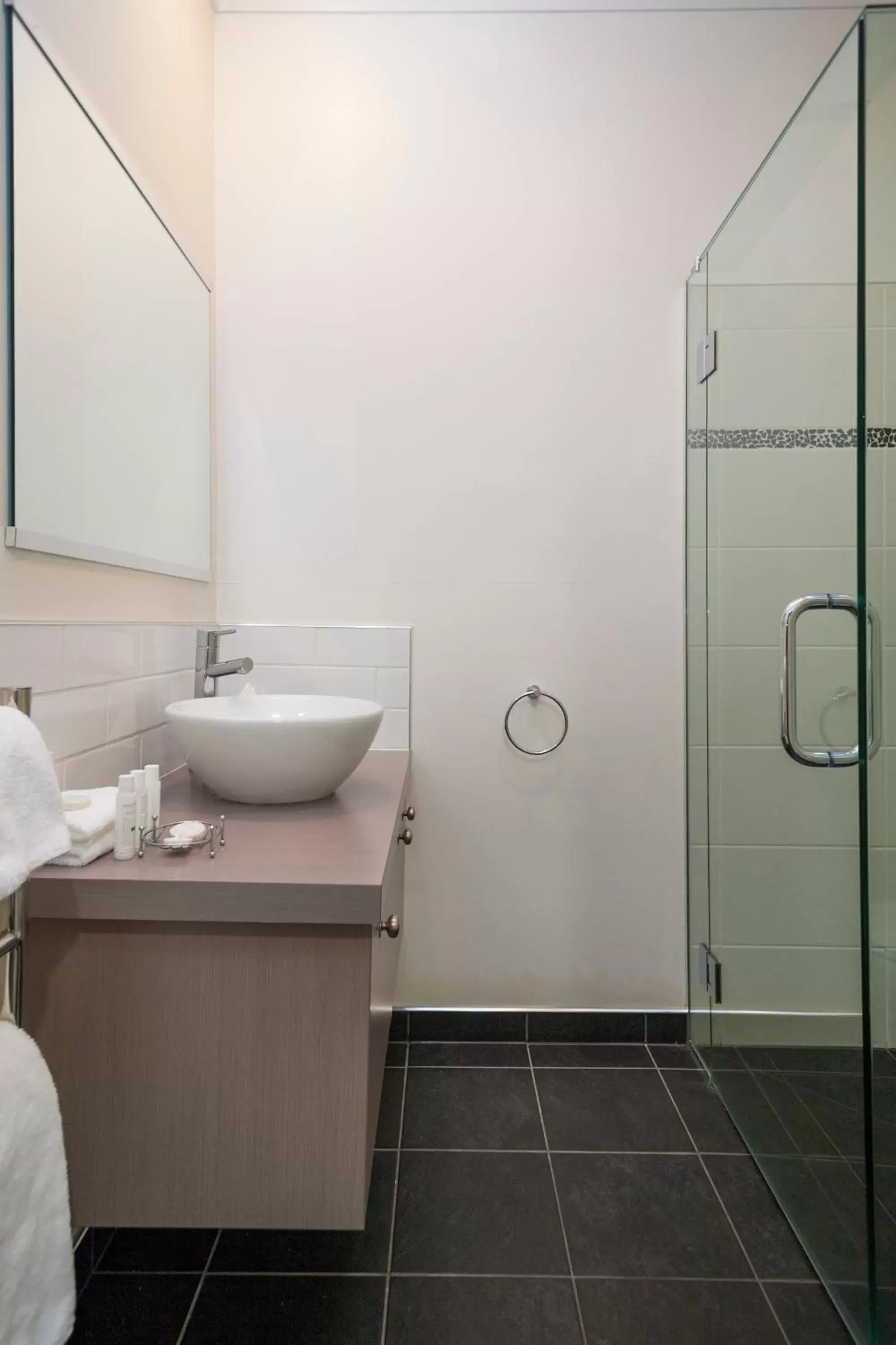 Bathroom in 315 Euro Motel and Serviced Apartments