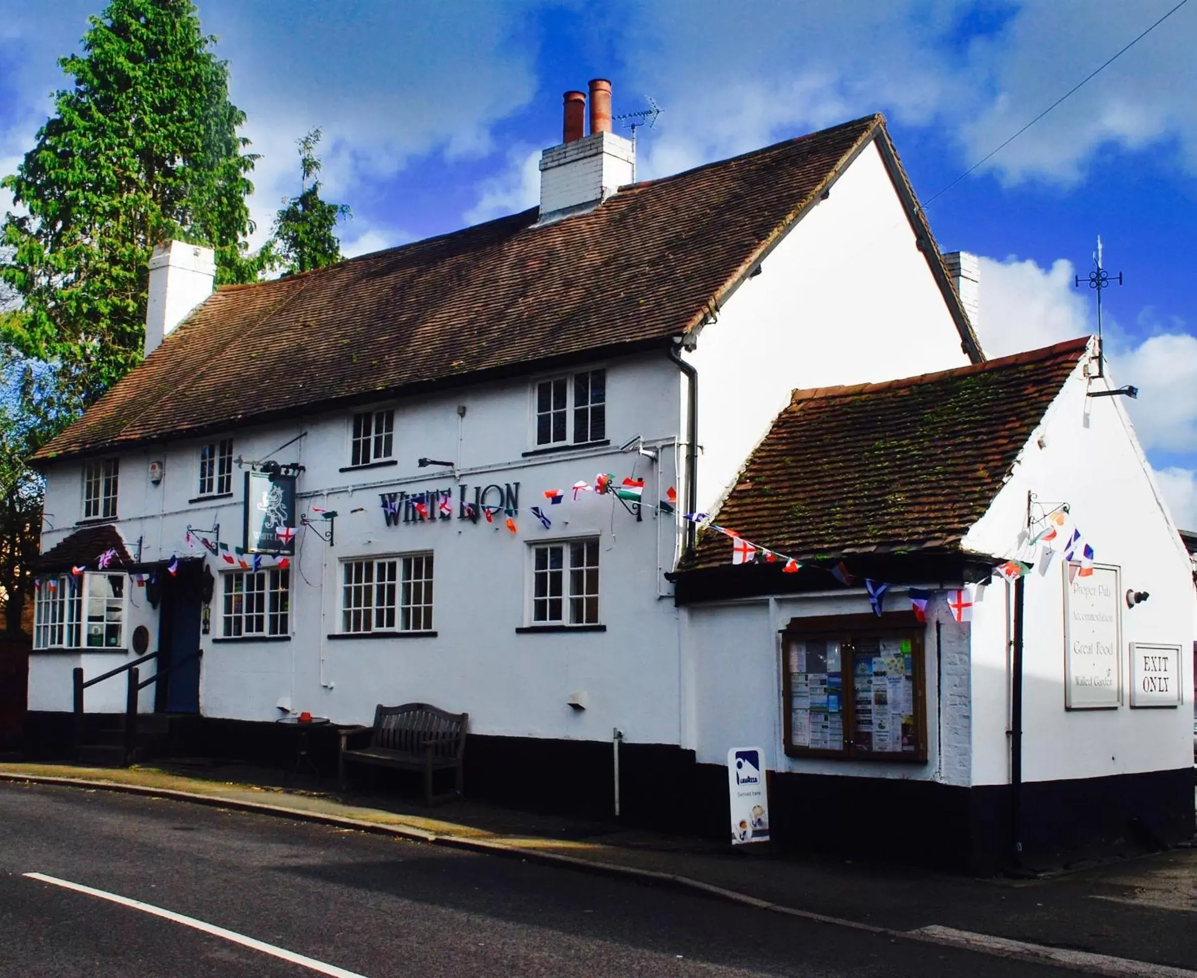 Property Building in The White Lion Inn