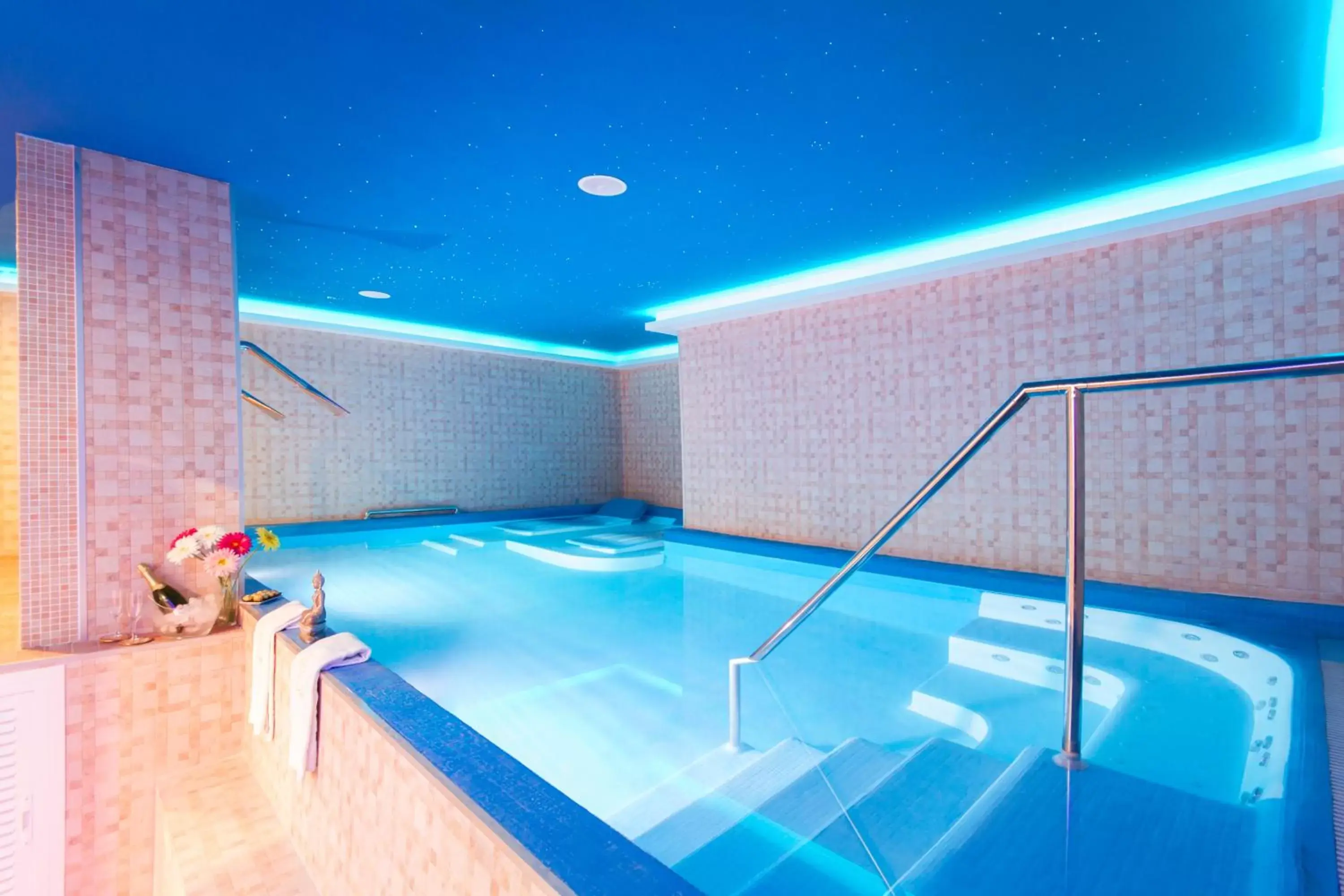 Spa and wellness centre/facilities, Swimming Pool in Hotel El Tajo & SPA