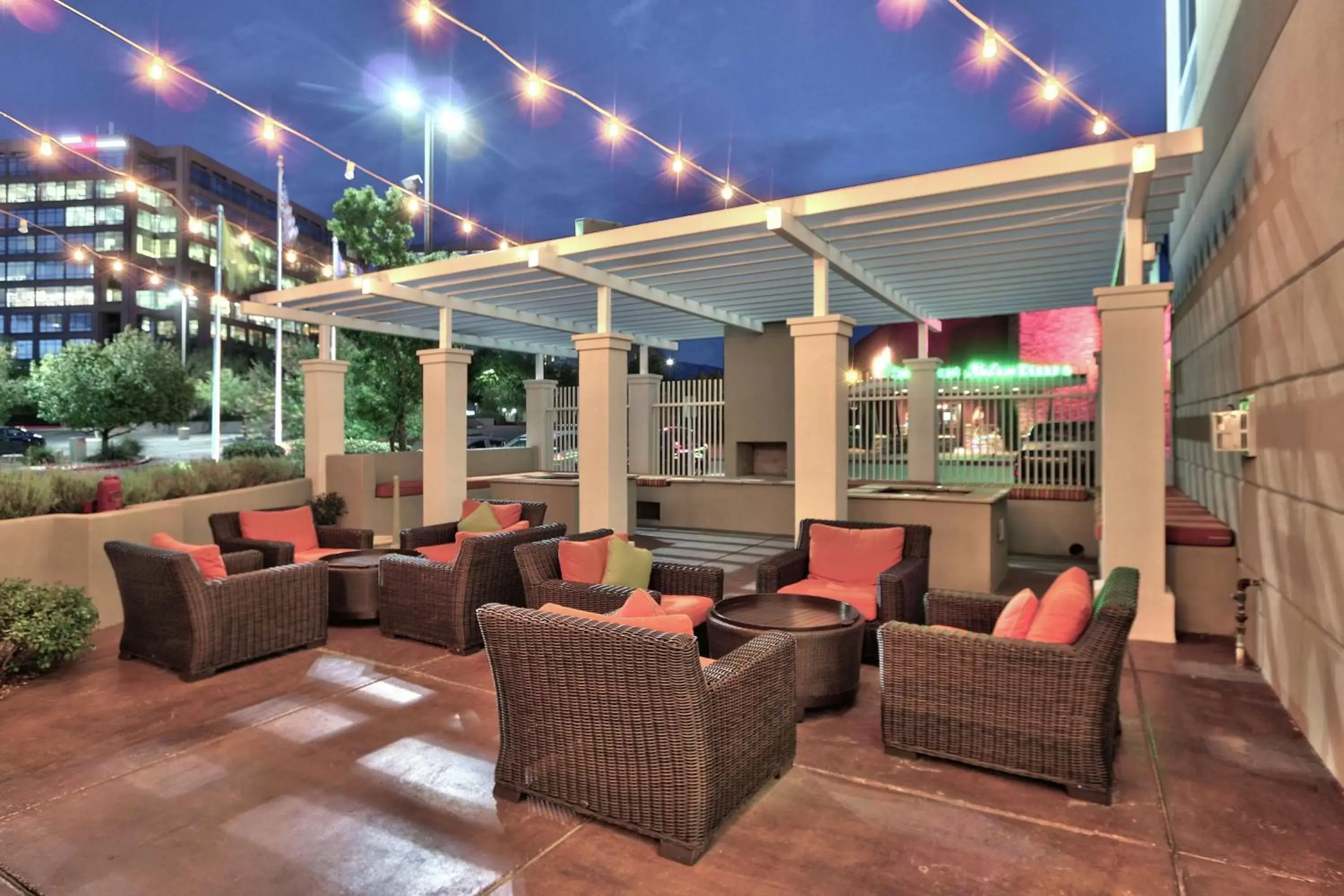 Patio in Hilton Garden Inn Albuquerque Uptown