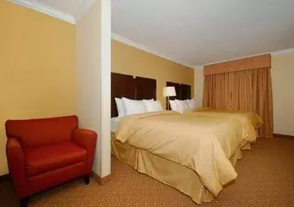 Queen Suite with Two Queen Beds in Comfort Suites Elizabethtown