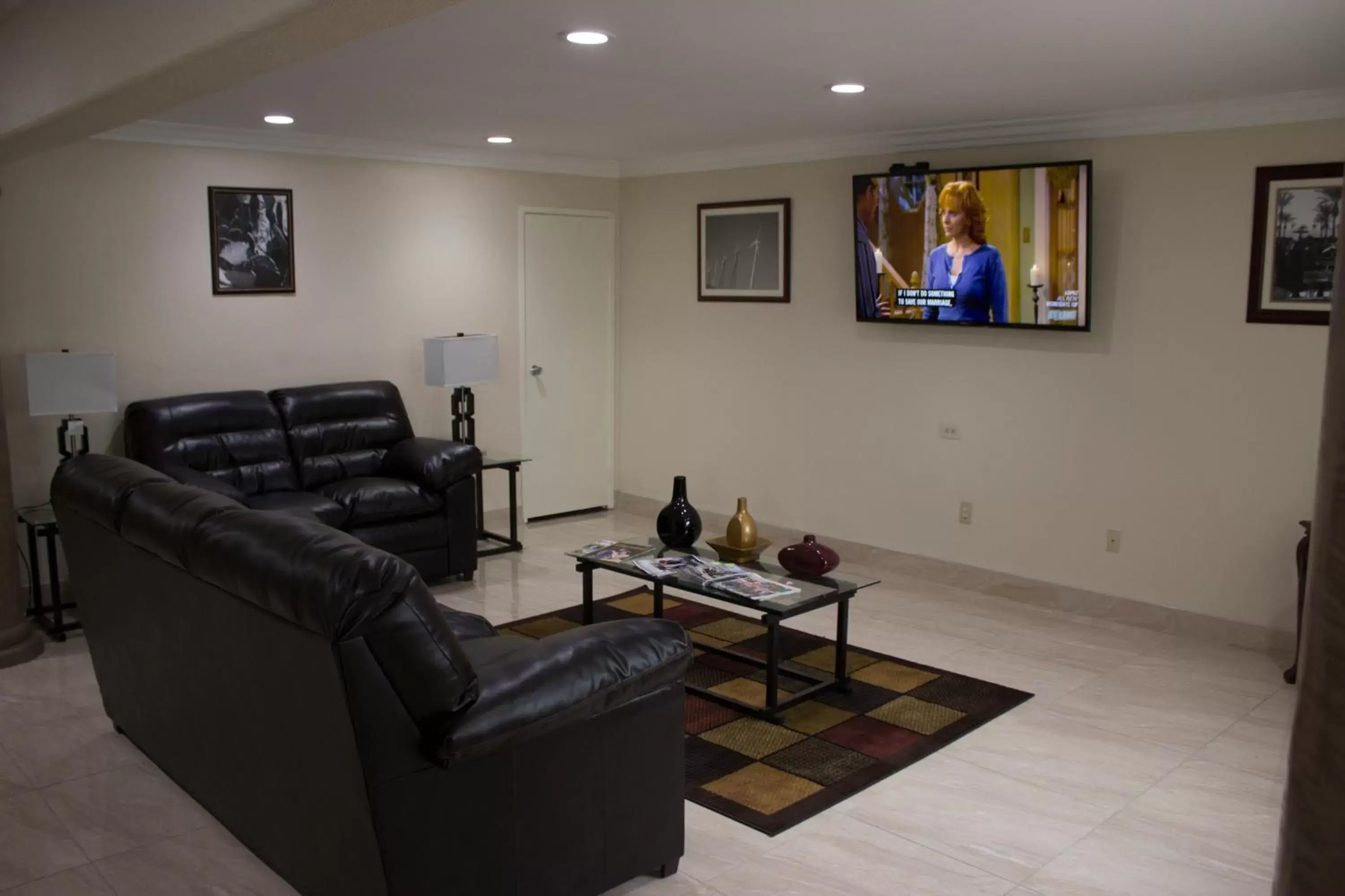 Communal lounge/ TV room, Seating Area in Days Inn by Wyndham Indio