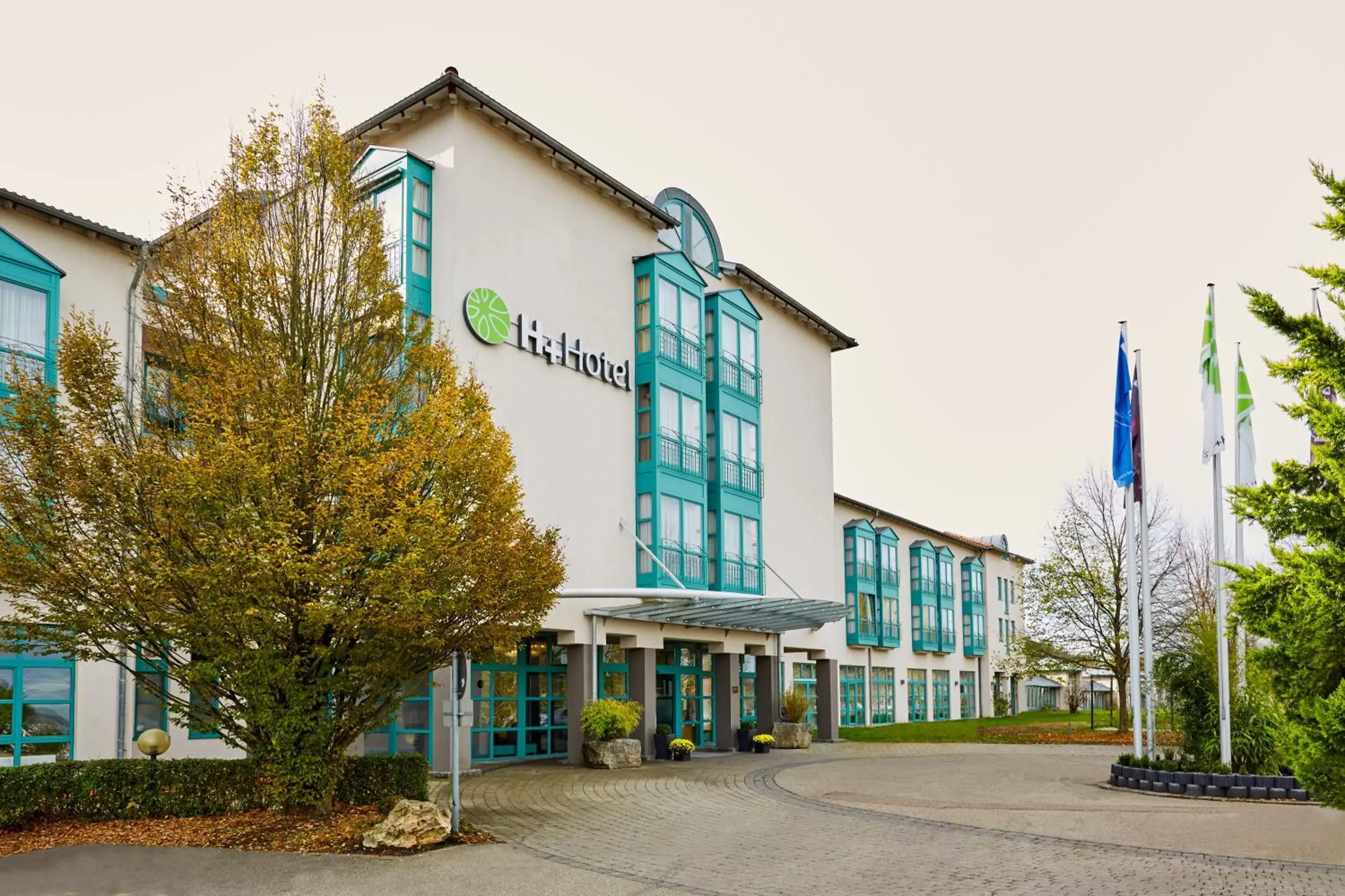 Facade/entrance, Property Building in H+ Hotel Limes Thermen Aalen