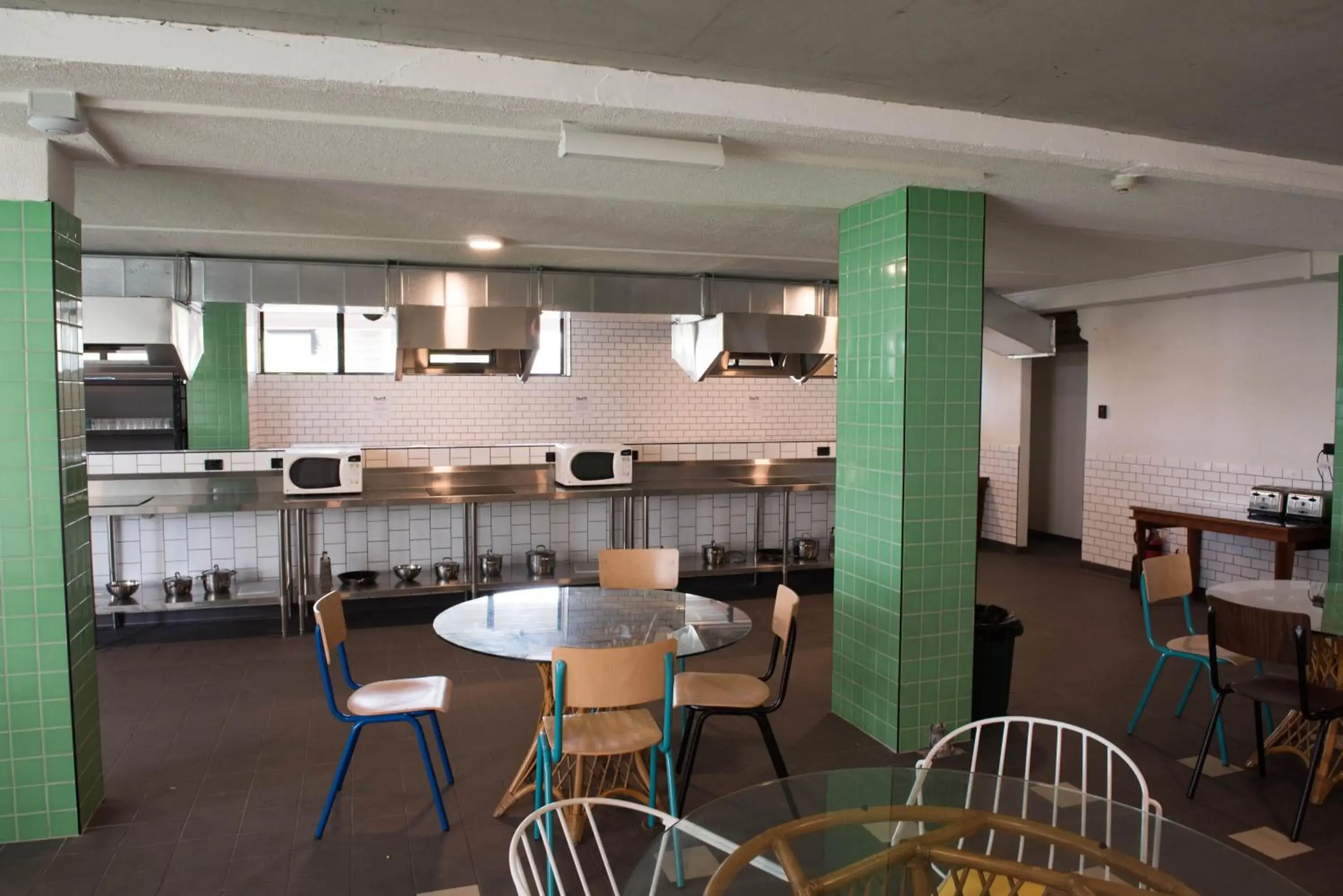 Restaurant/places to eat in Bunk Surfers Paradise International Backpacker Hostel Restaurant/places to eat in Bunk Surfers Paradise International Backpacker Hostel