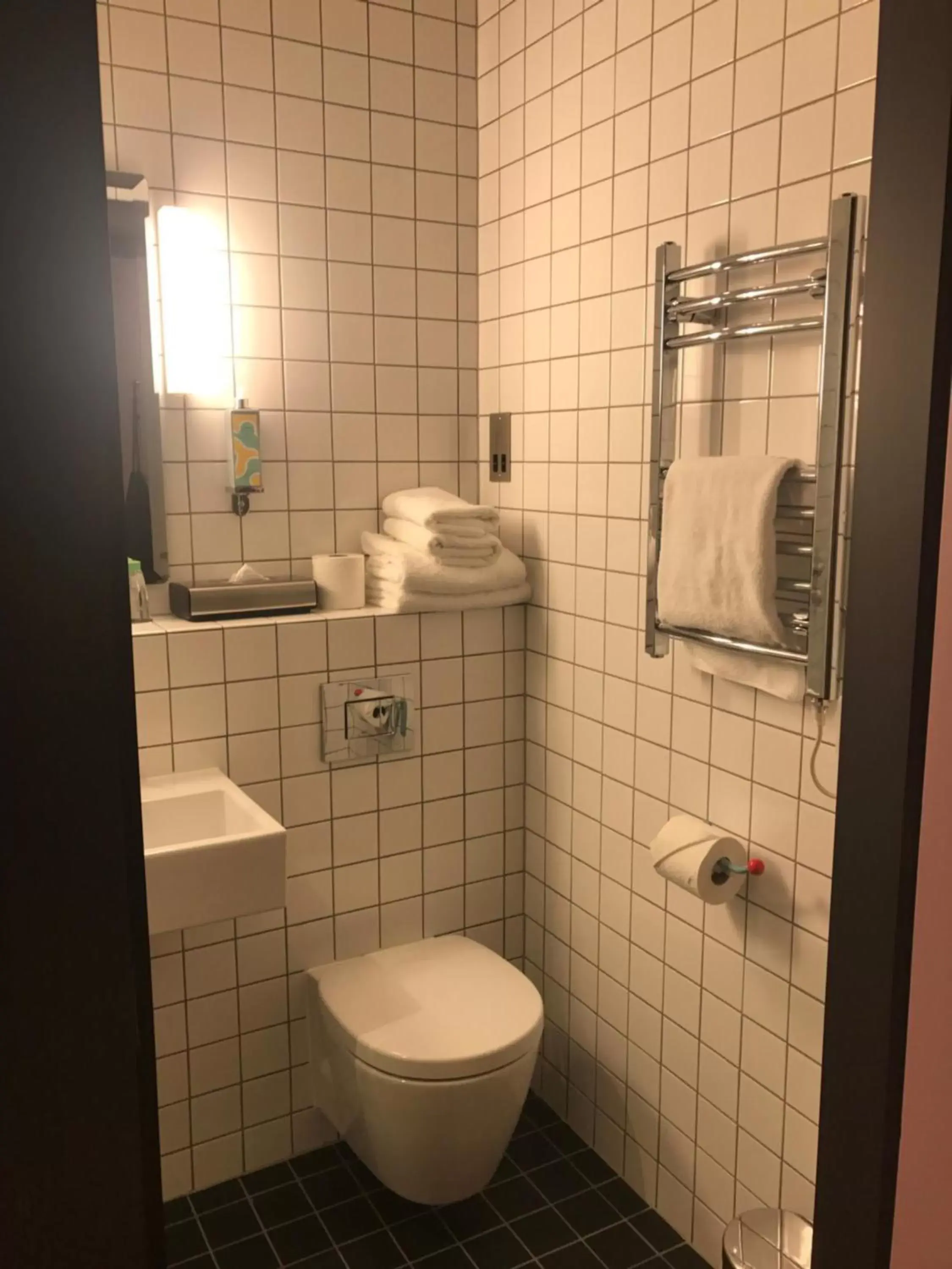 Bathroom in Bullitt Hotel