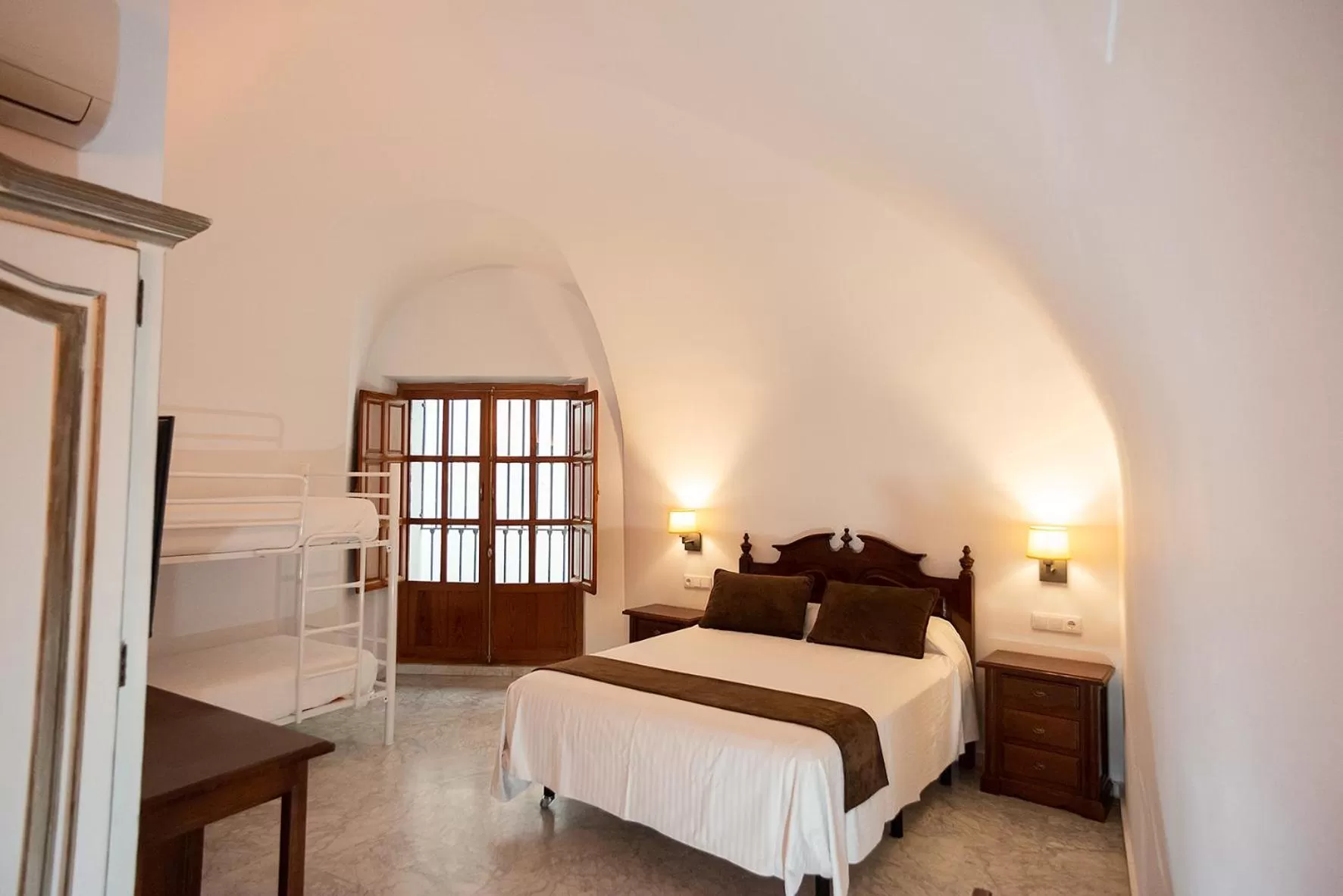 Photo of the whole room, Bed in Hotel Casa Palacio la Sal