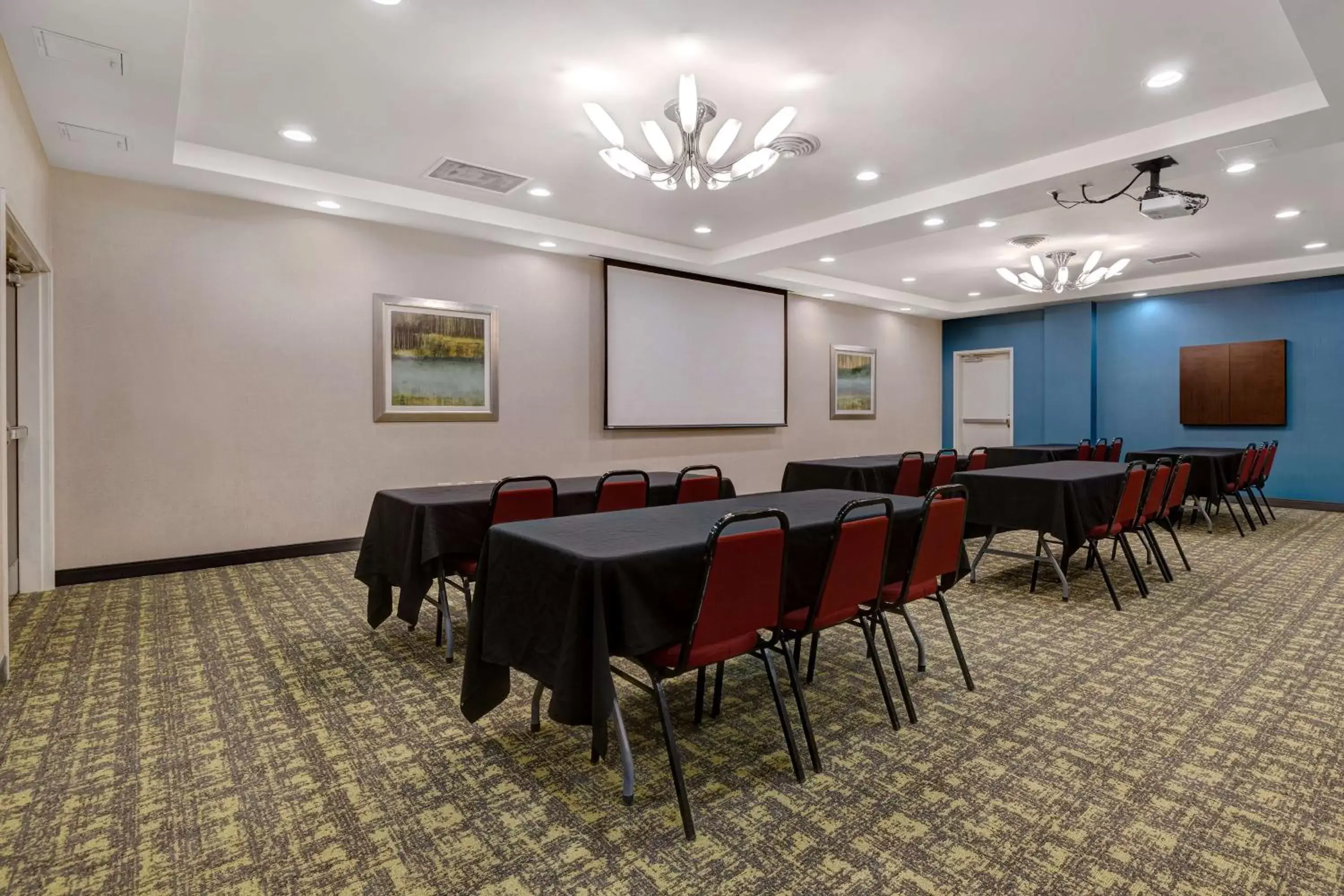 Meeting/conference room in Hampton Inn & Suites Seattle/Federal Way