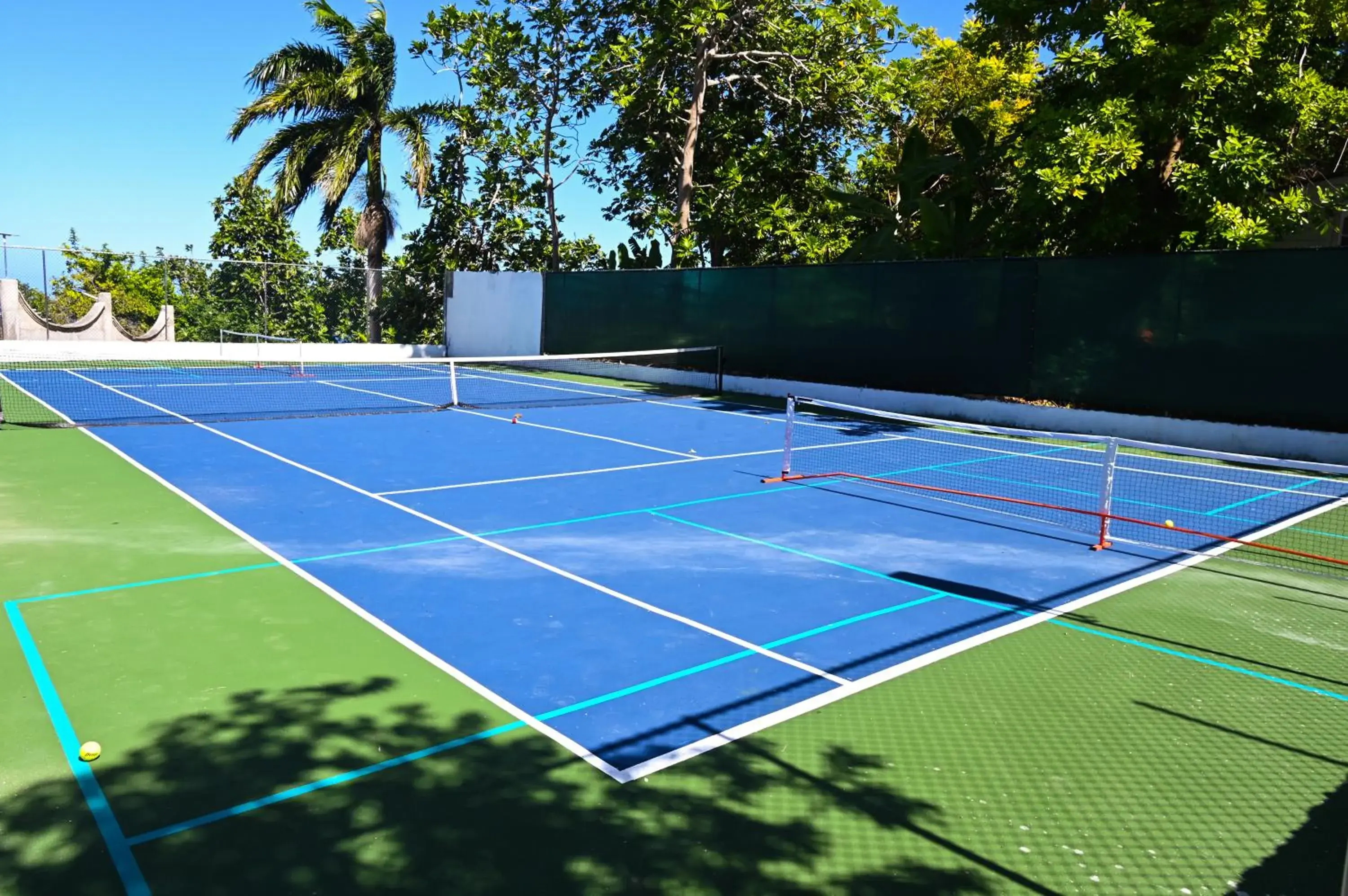 Tennis/Squash in Takuma Boutque Hotel Hotel Rooms & Suites