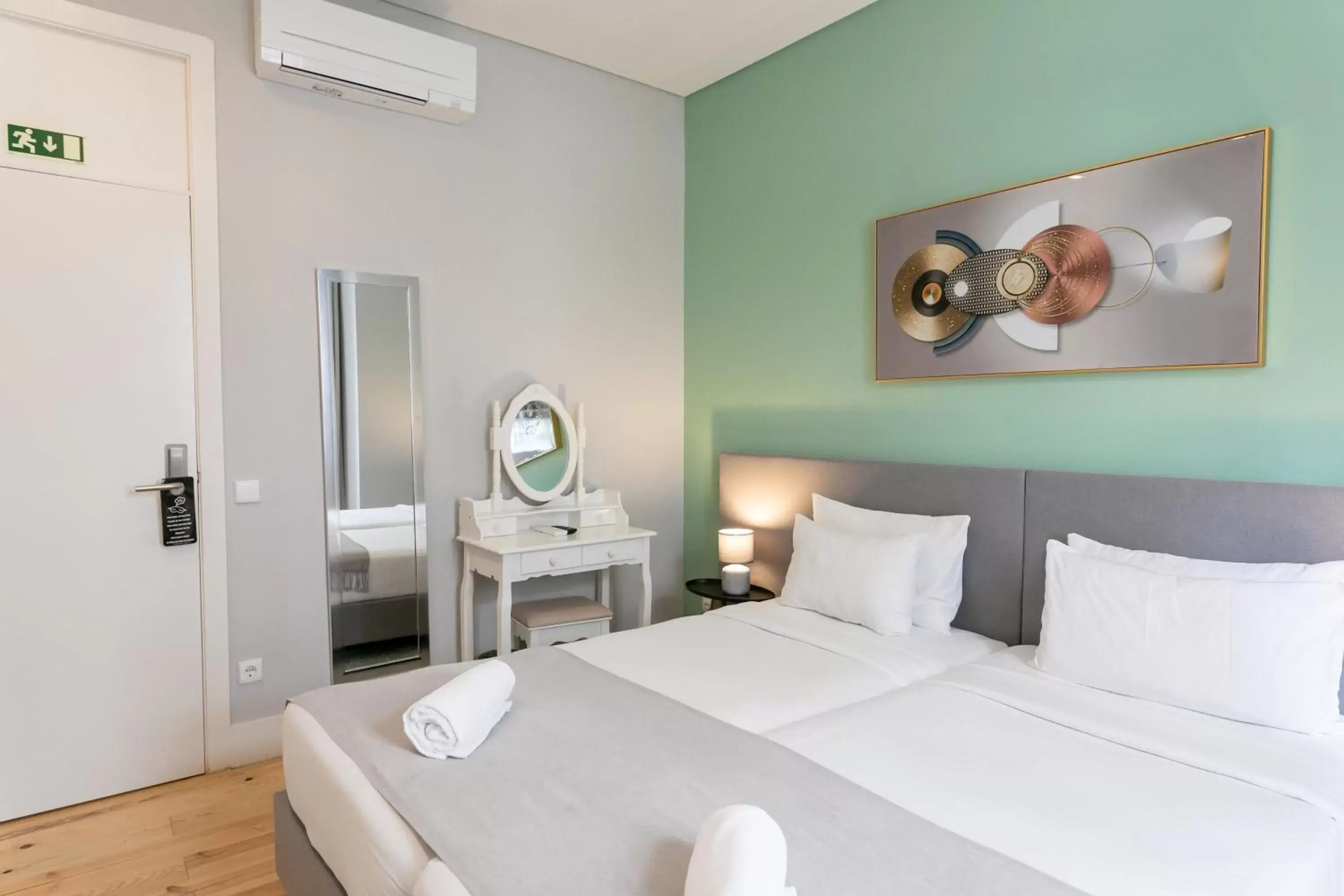 Bed in Lisboa 85 Suites & Apartments by RIDAN Hotels