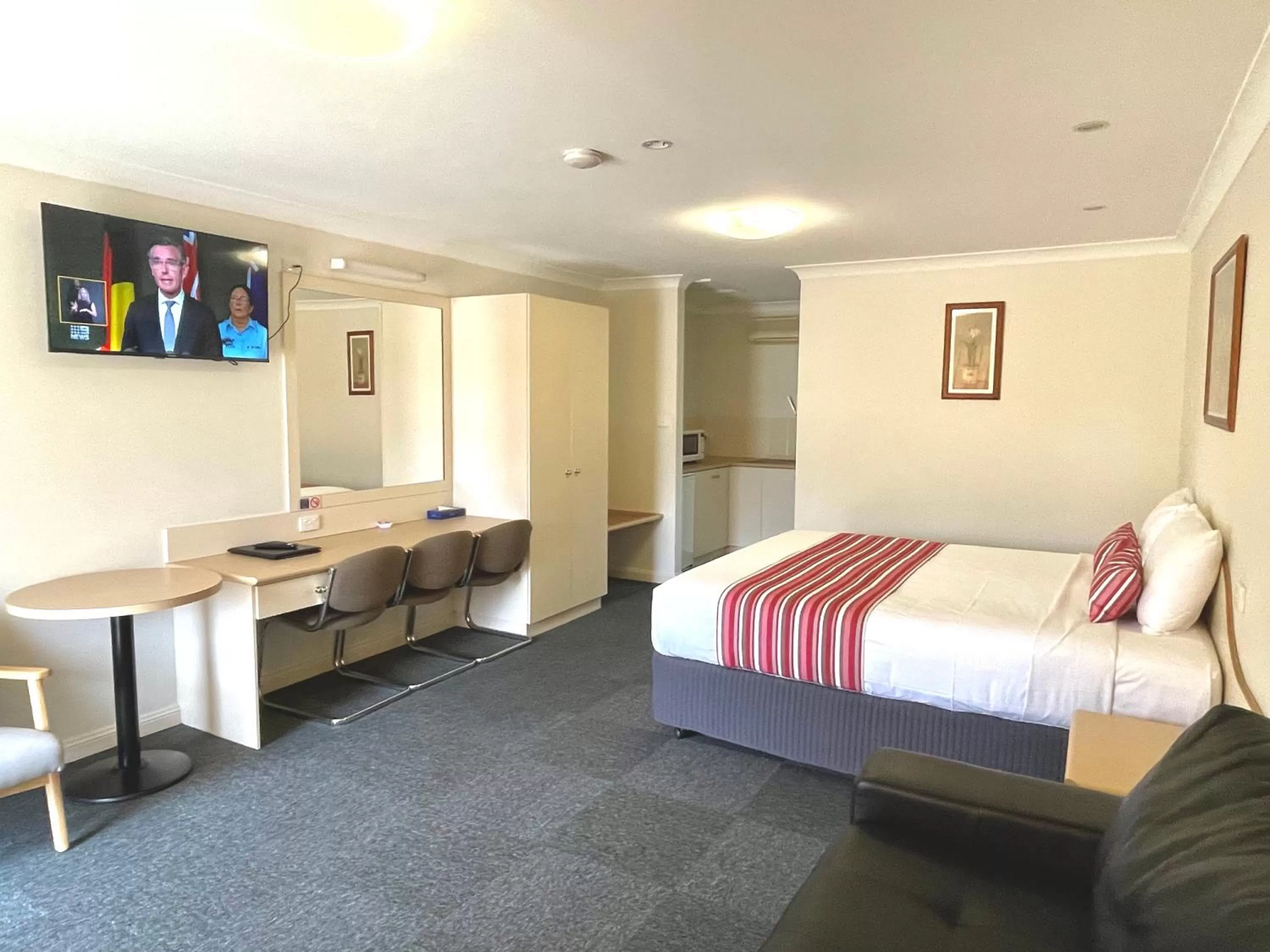 Bedroom, Bed in Golfview Motor Inn