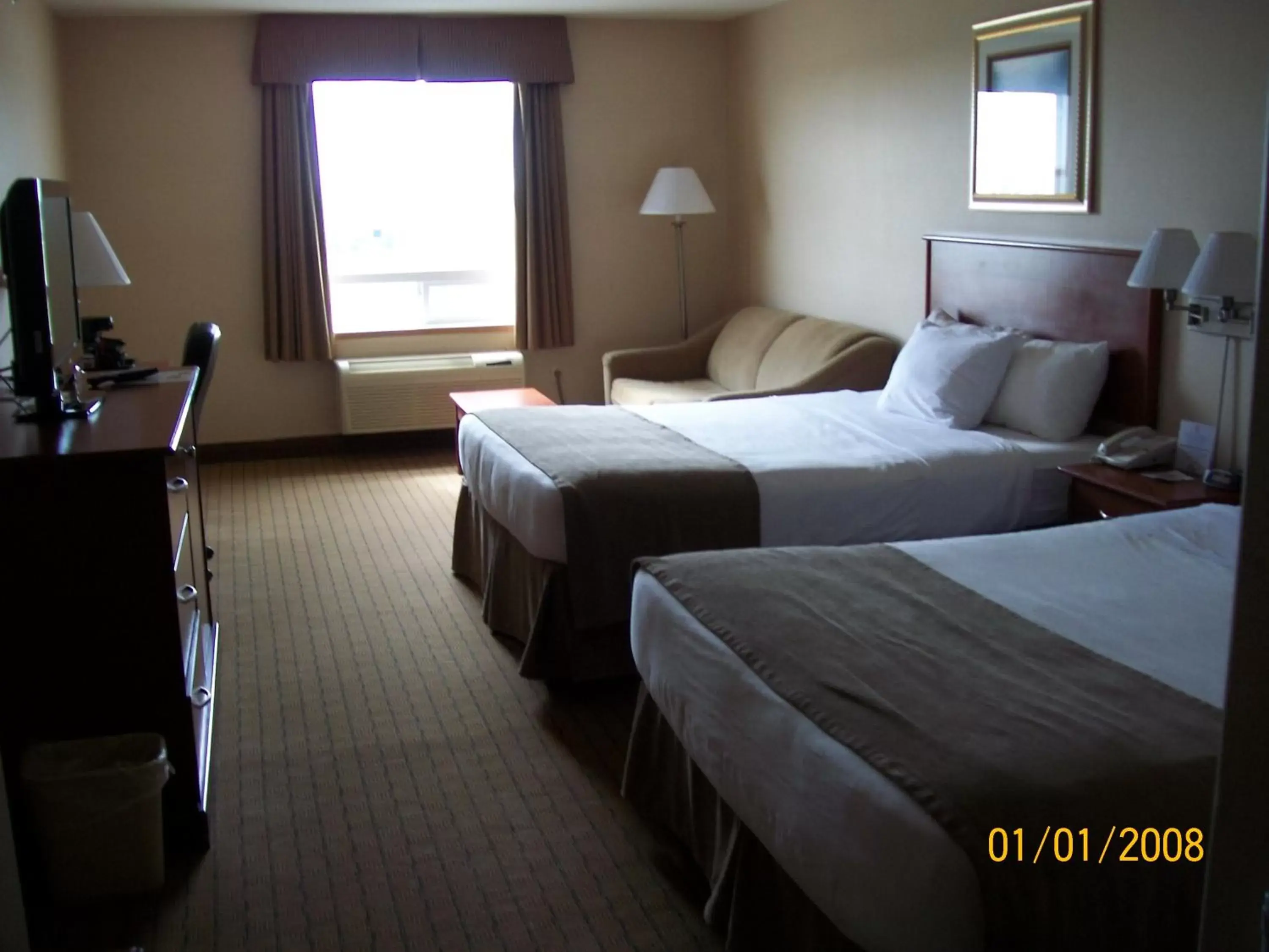Suite with King Bed and Queen Bed - Non-Smoking in Days Inn by Wyndham Moose Jaw