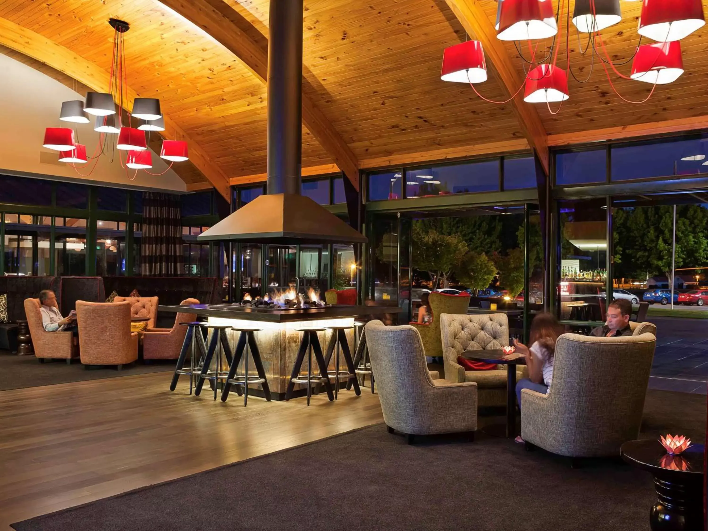 Lounge or bar, Restaurant/Places to Eat in Novotel Rotorua Lakeside