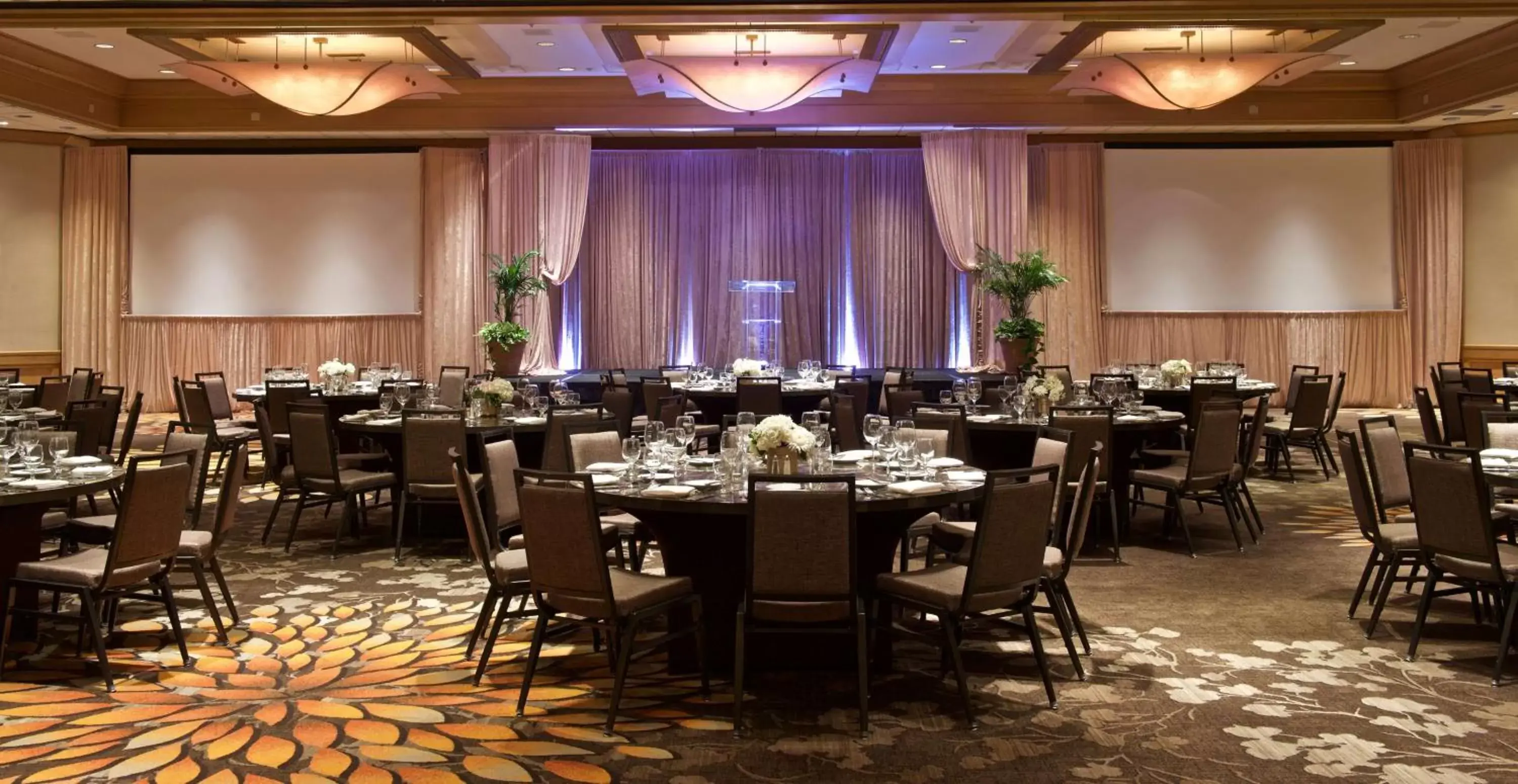 Meeting/conference room, Restaurant/Places to Eat in Hilton Orange County/Costa Mesa