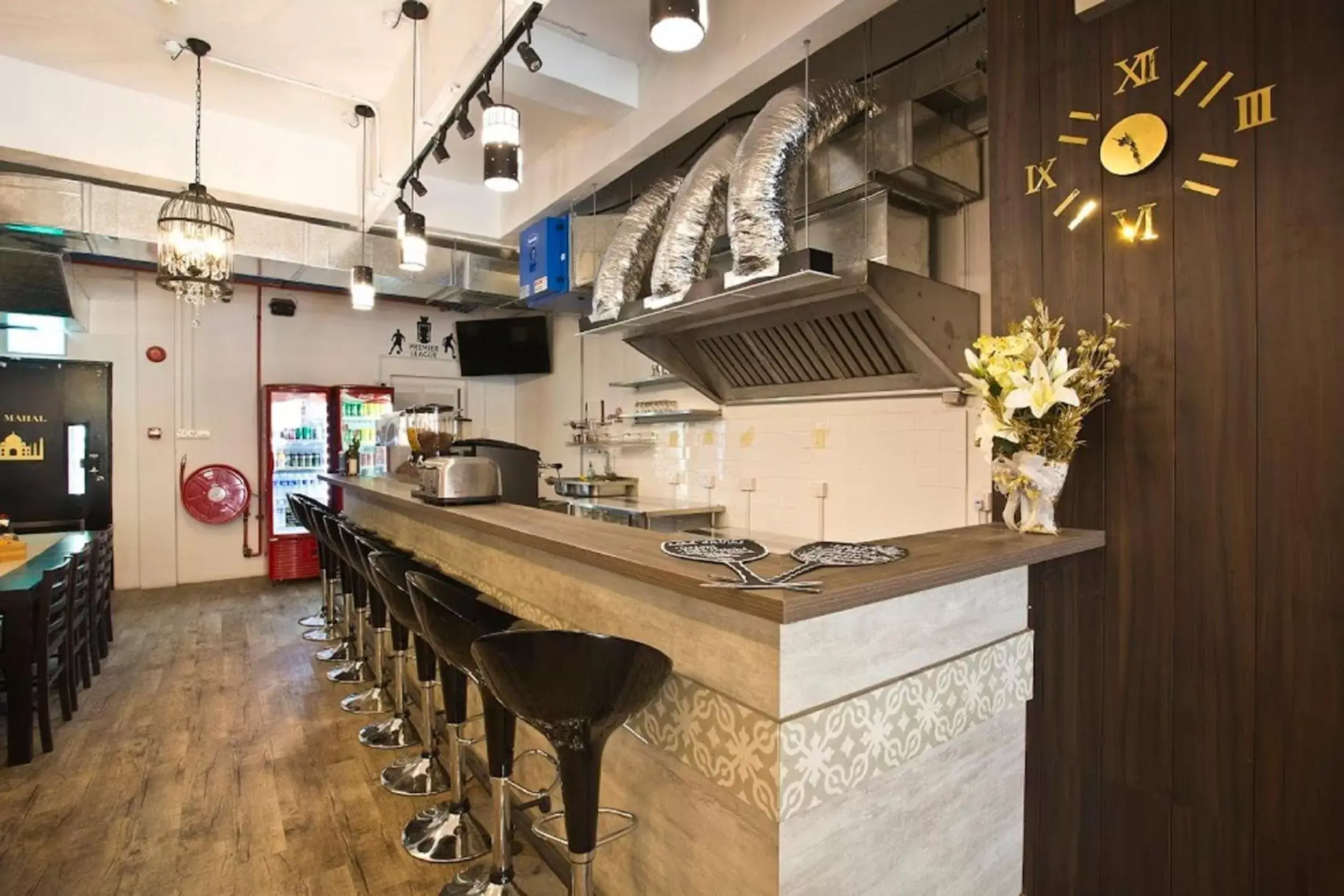 Restaurant/places to eat in 7 Wonders Boutique Capsule Restaurant/places to eat in 7 Wonders Boutique Capsule