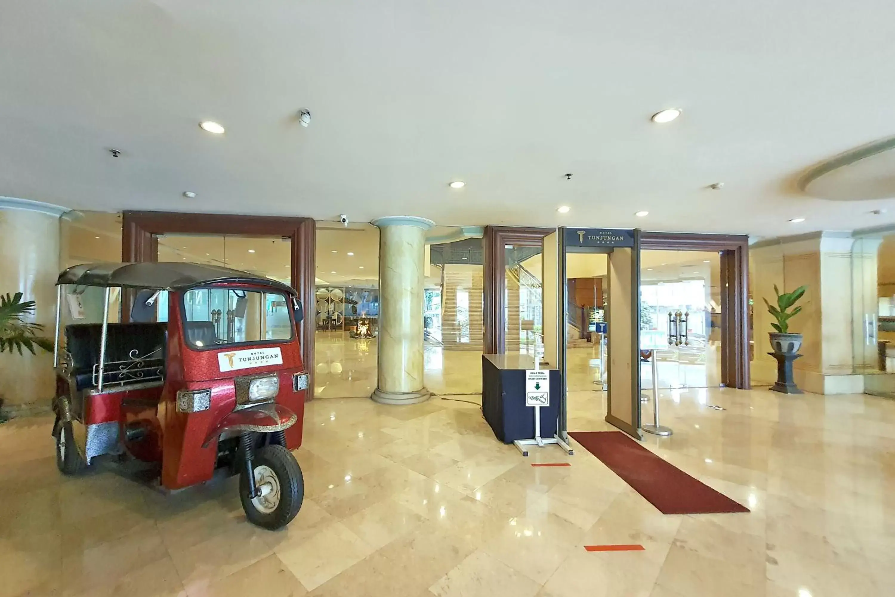 Facade/entrance, Lobby/Reception in Tunjungan Hotel