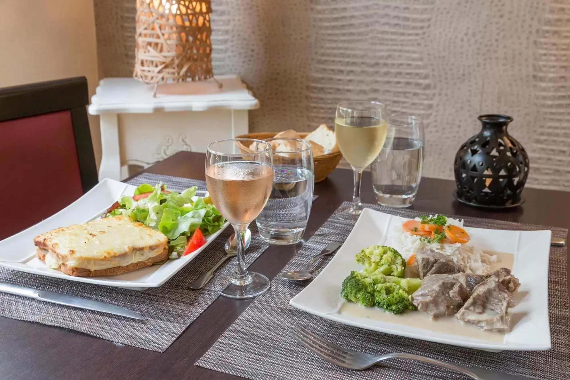Restaurant/places to eat in The Originals City, Hôtel Aster, Saint-Avold Nord (Inter-Hotel)