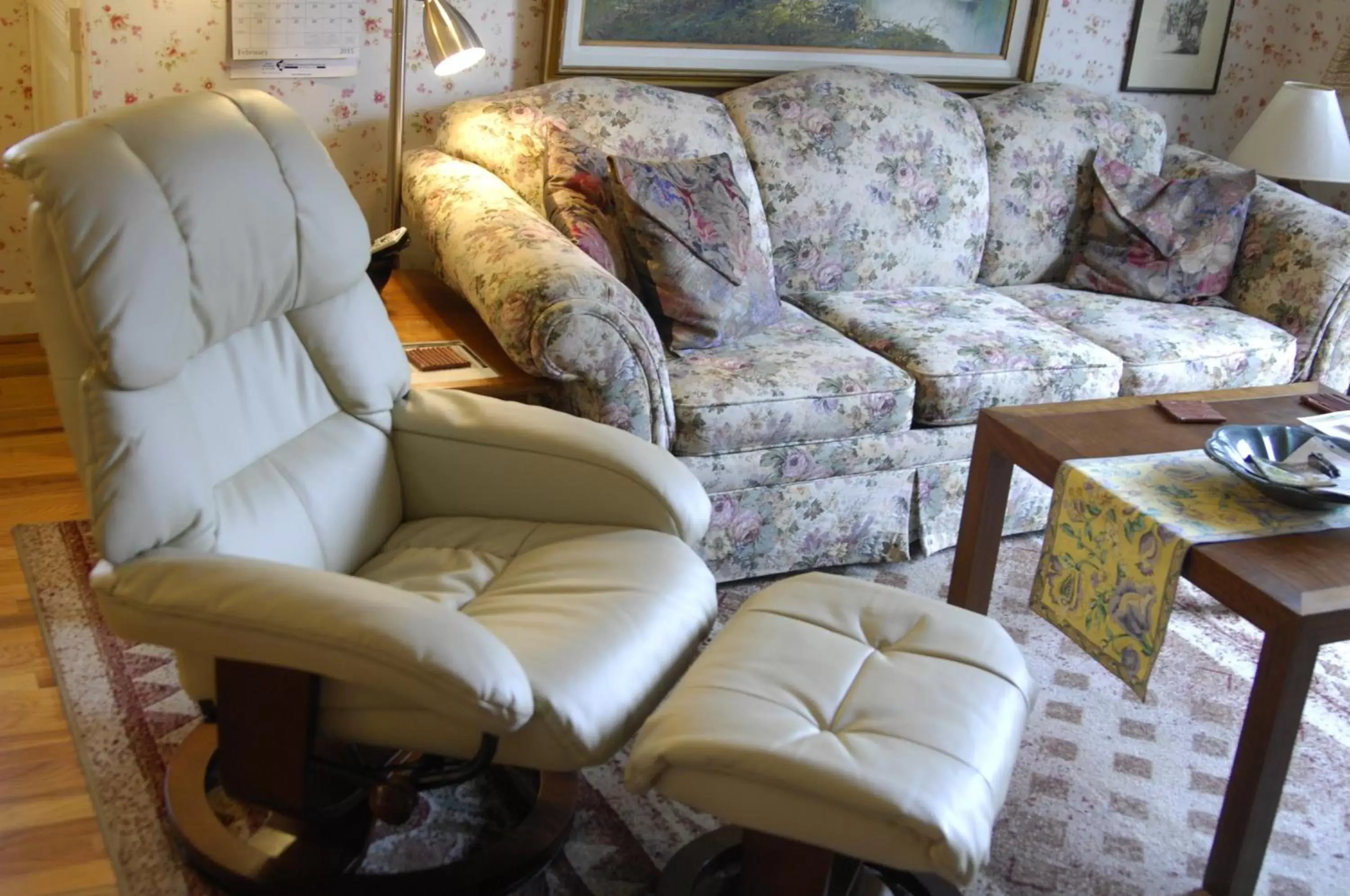 Seating Area in Ye Olde Danish Inn