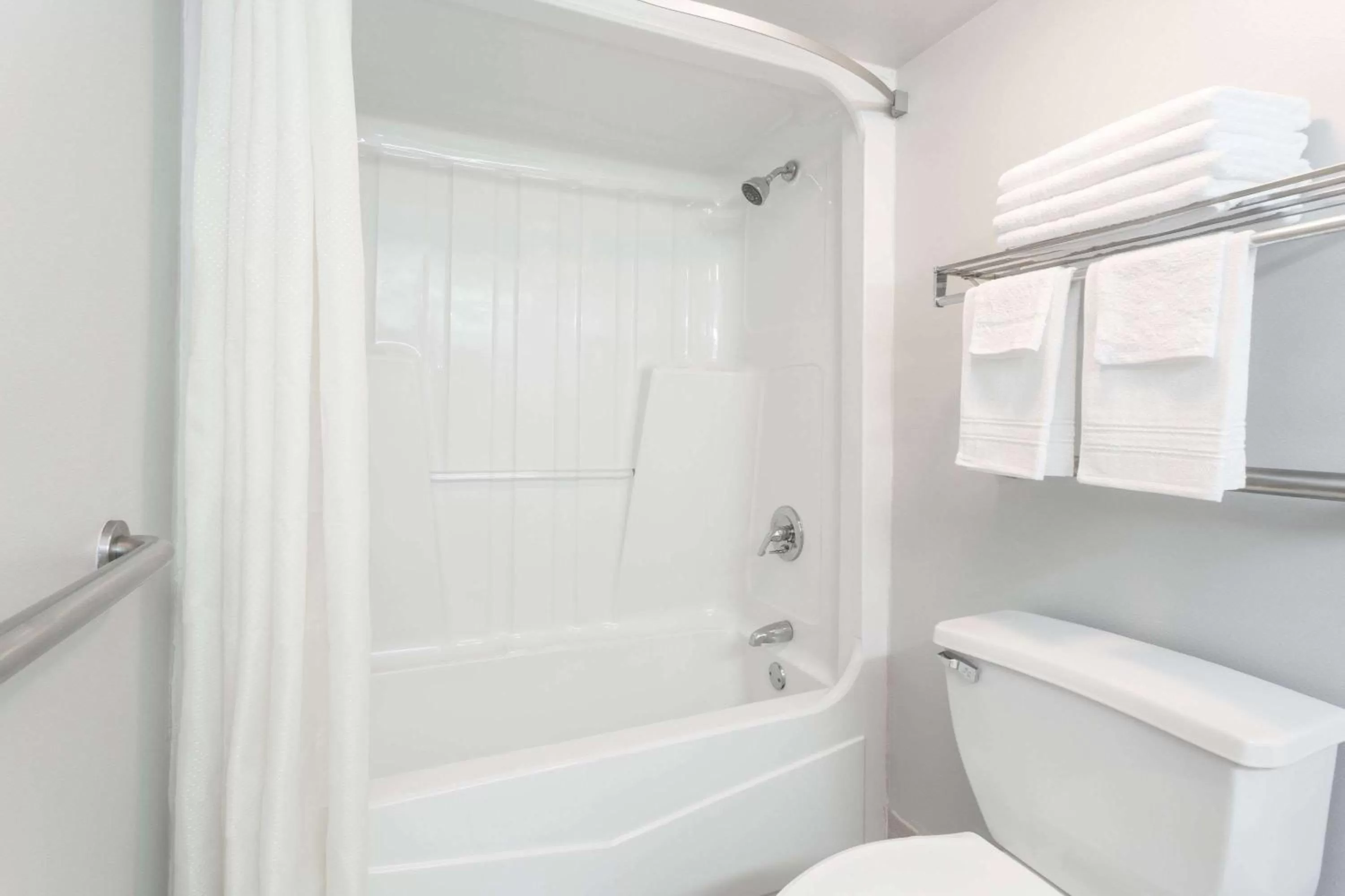 Bathroom in Super 8 by Wyndham Adel GA I-75