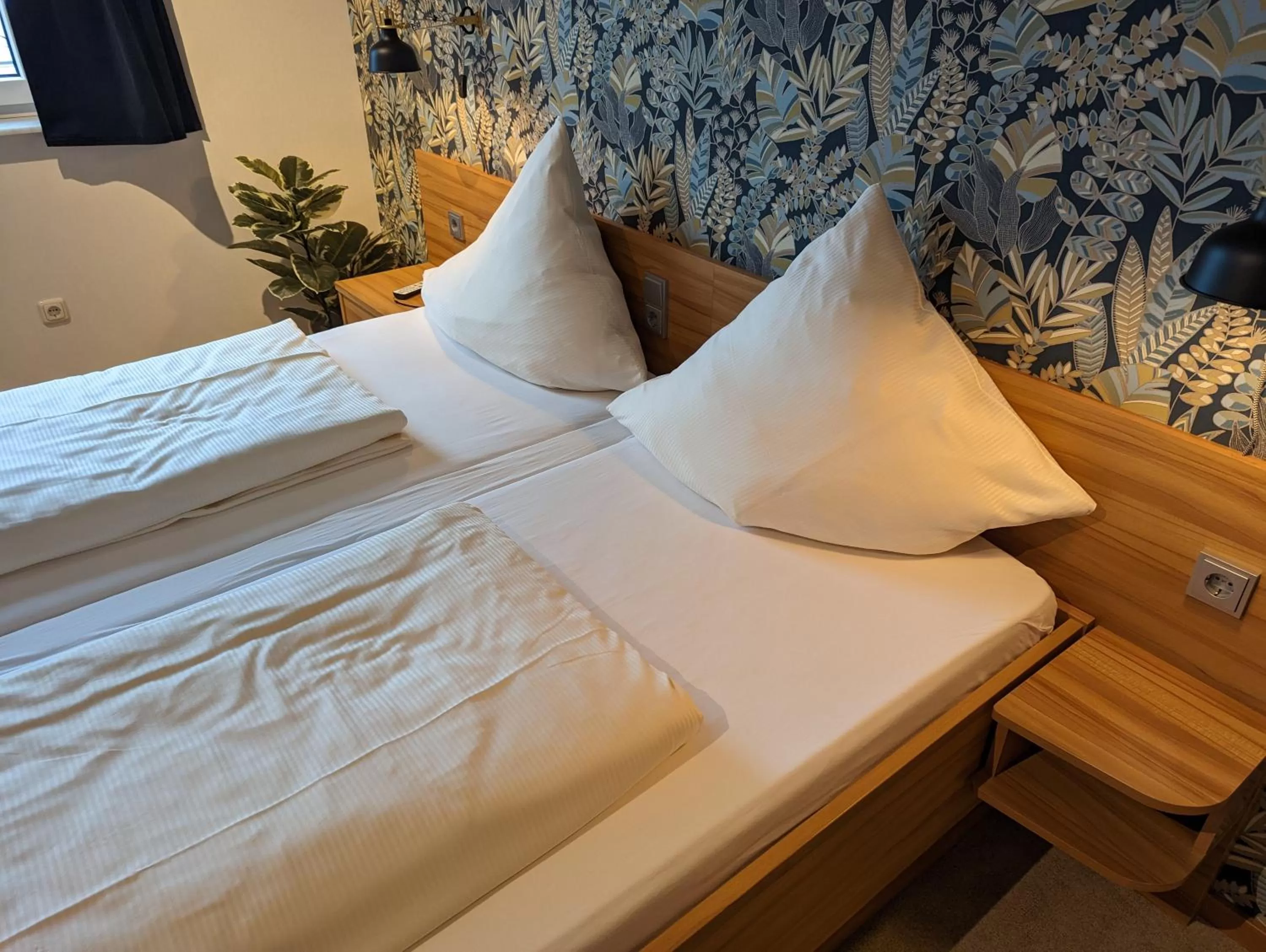 Photo of the whole room, Bed in PaGa - Parkgaststaette