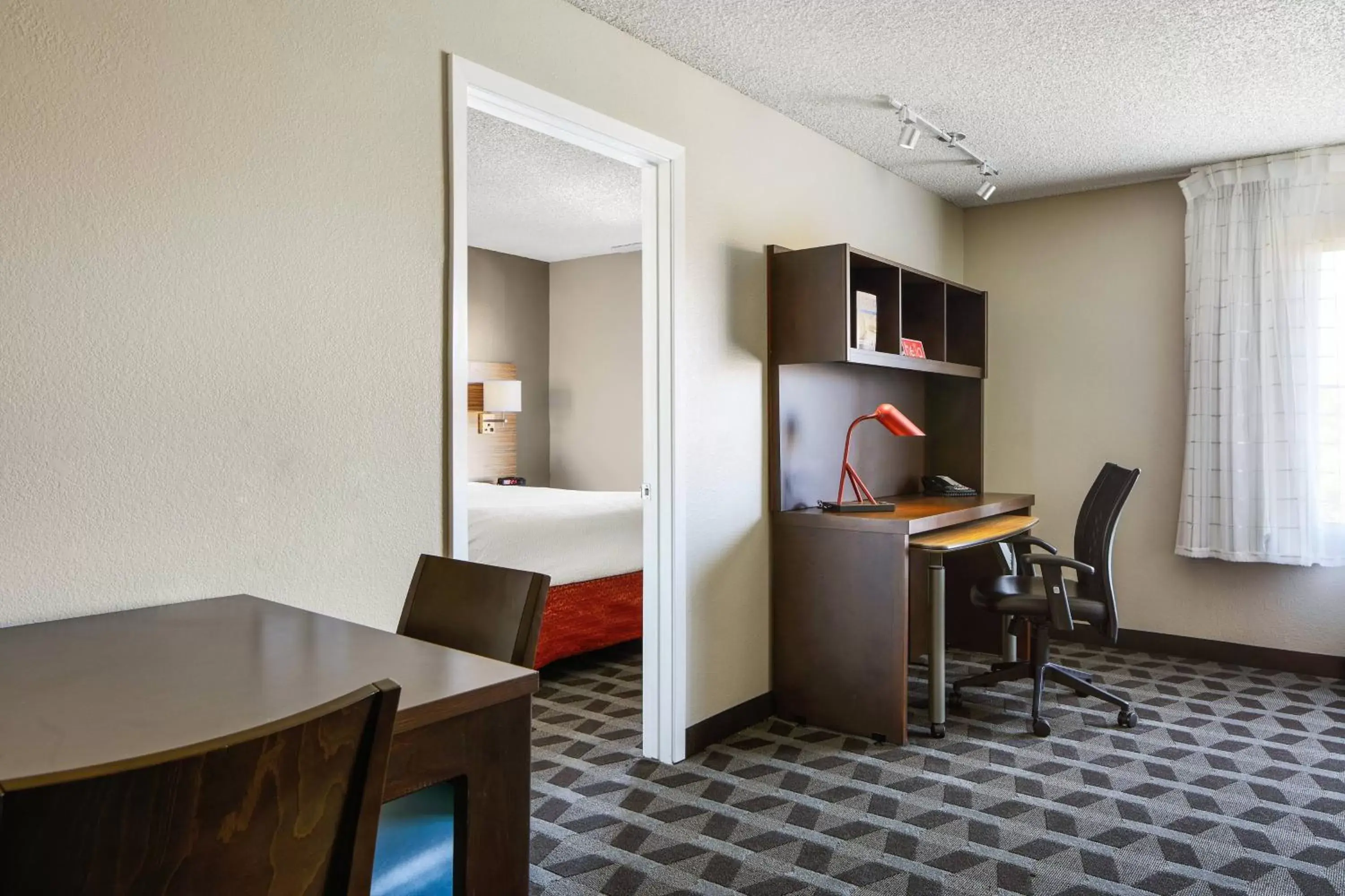 Bedroom, Dining Area in TownePlace Suites Tempe at Arizona Mills Mall