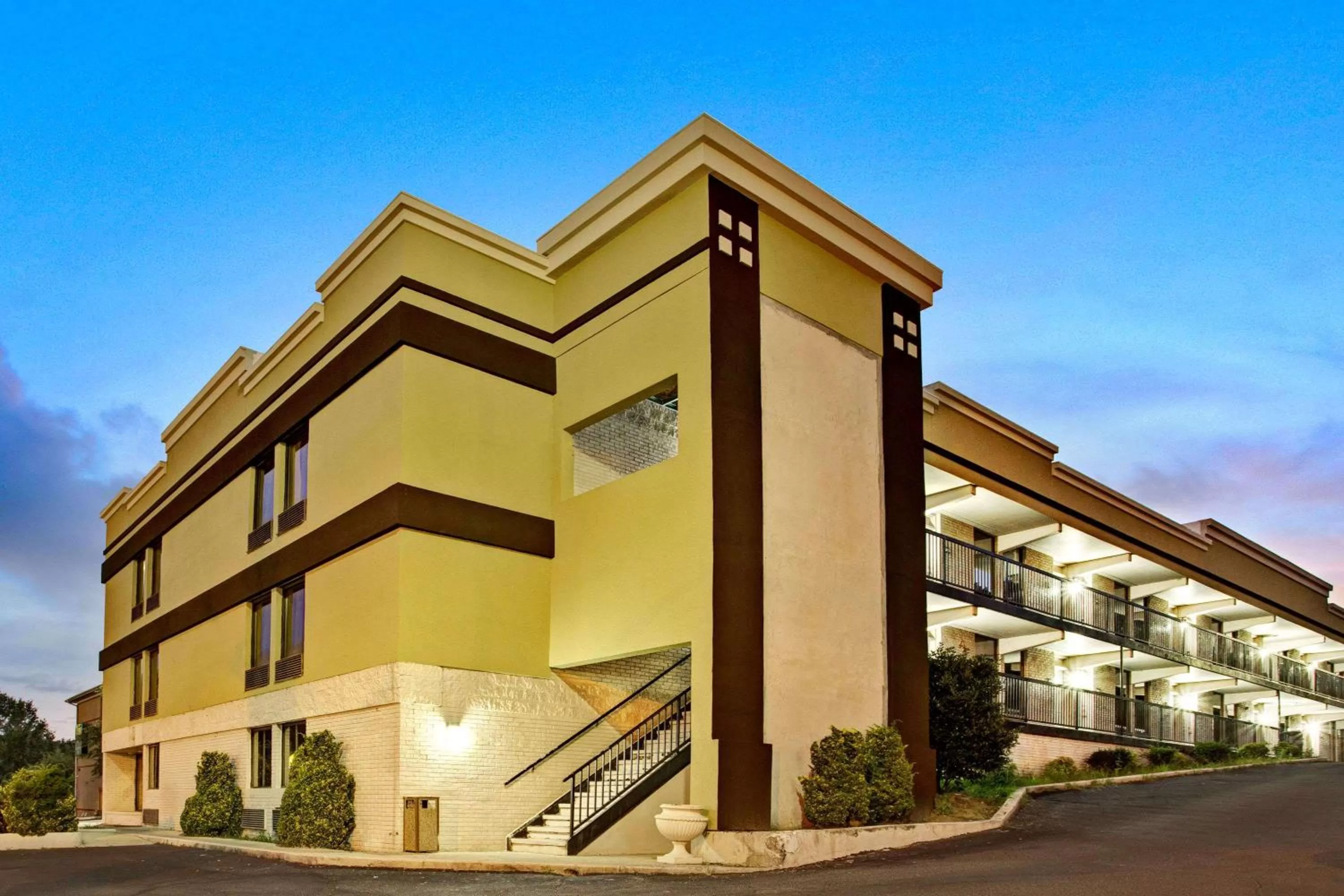 Property building in Super 8 Downtown Raleigh