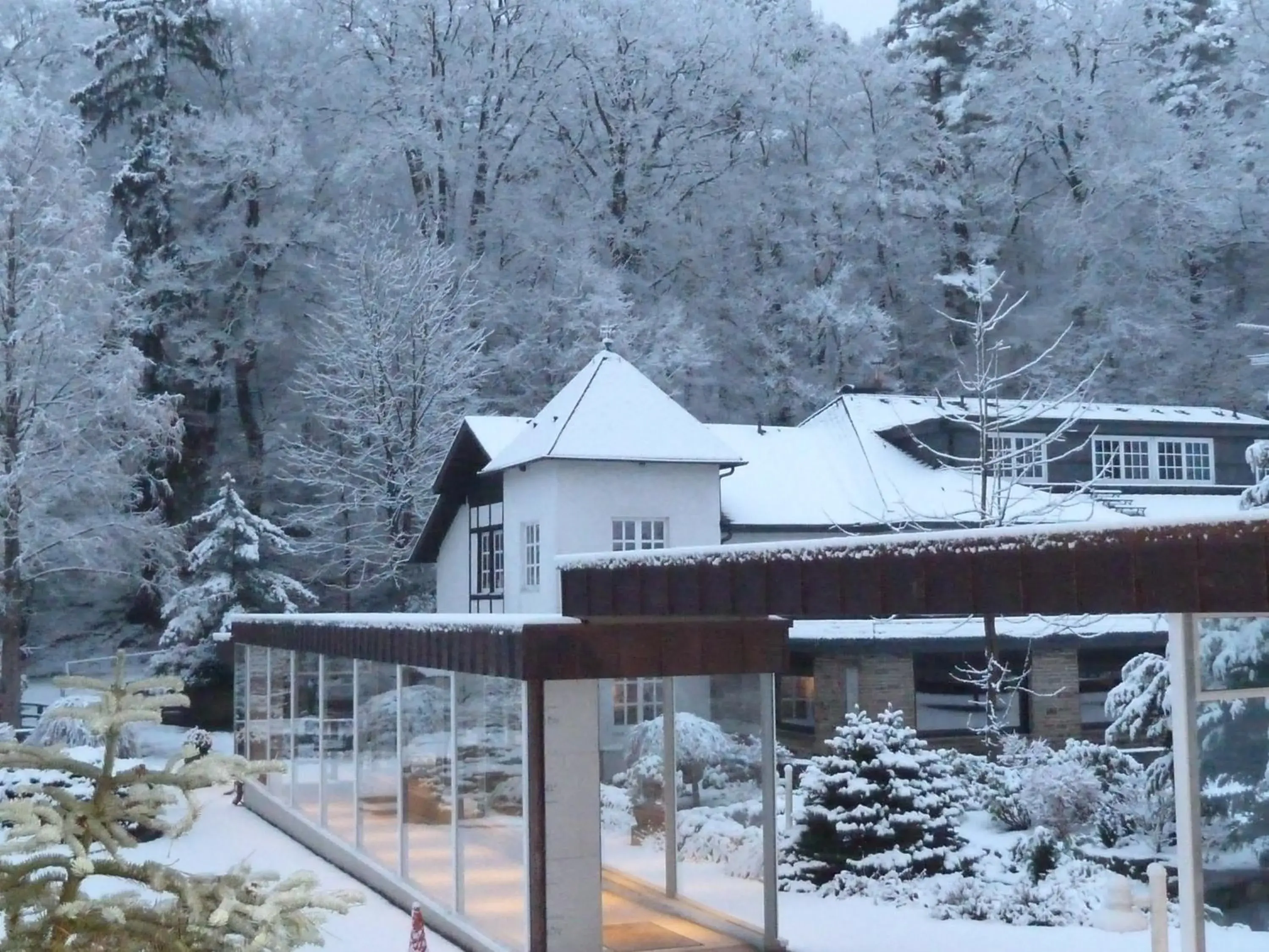 Property building, Winter in Romantik Waldhotel Mangold