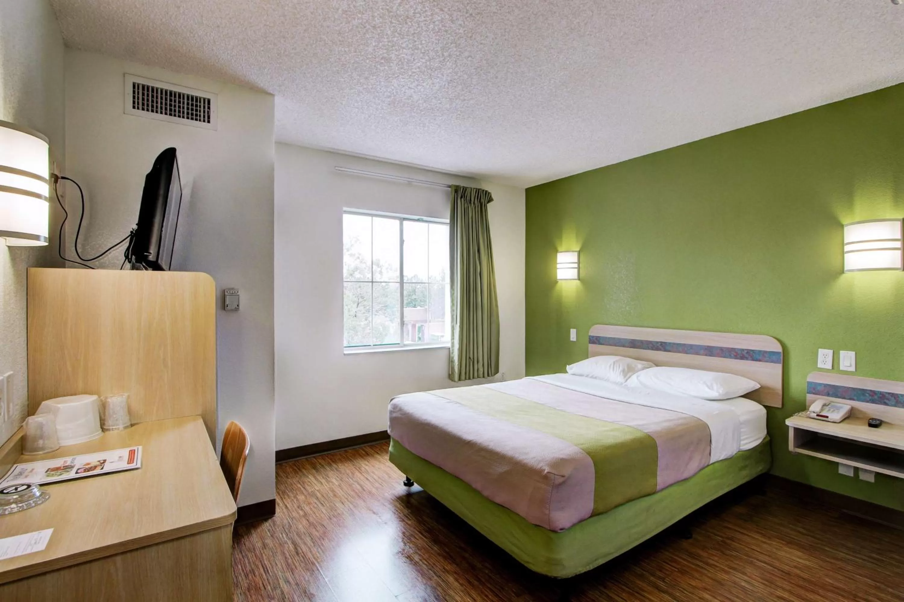 Deluxe Queen Room in Park Inn by Radisson, Aurora