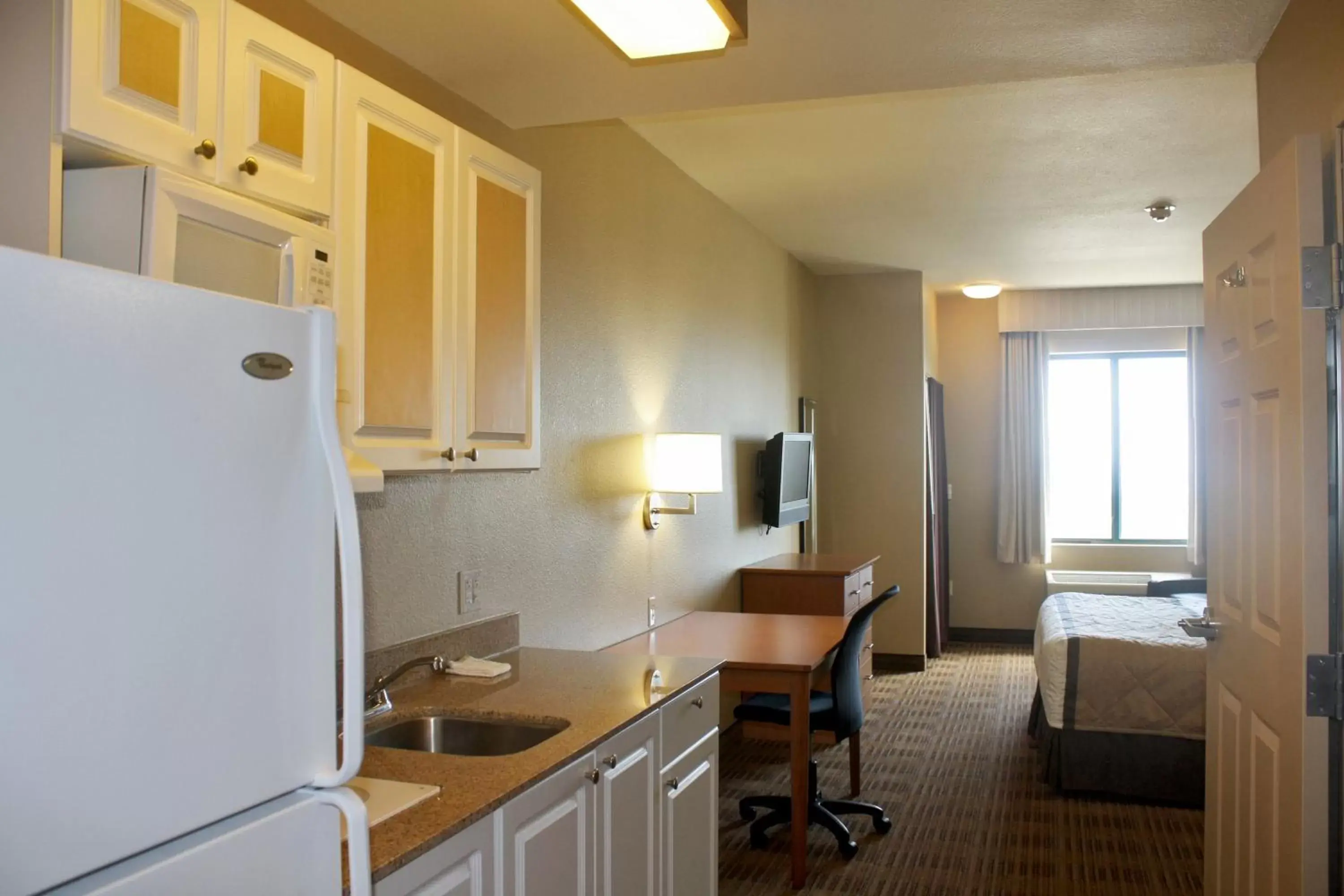 Kitchen or kitchenette, Kitchen/Kitchenette in Extended Stay America Suites - San Rafael - Francisco Blvd East