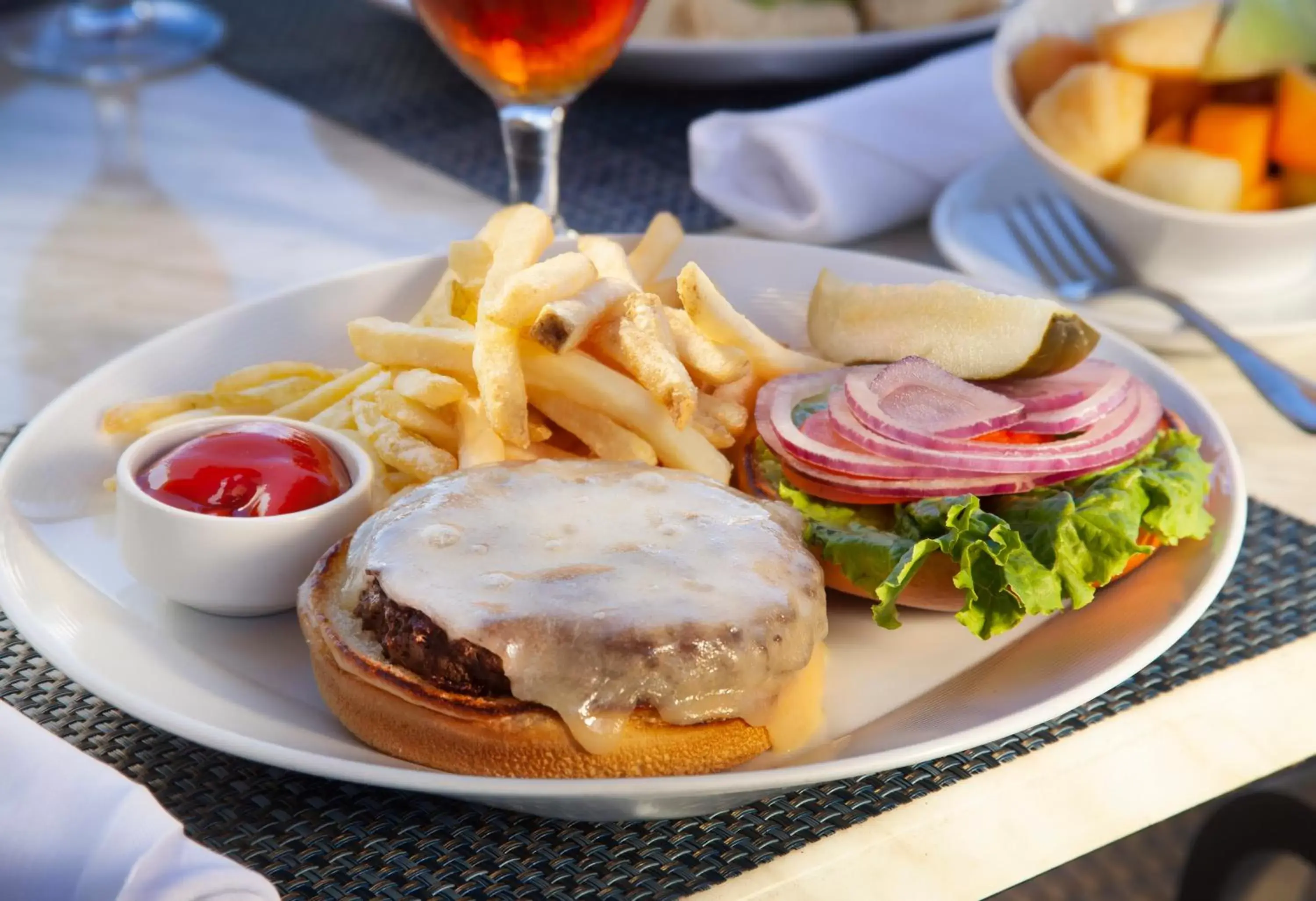 Food and drinks in Pier House Resort & Spa Food and drinks in Pier House Resort & Spa