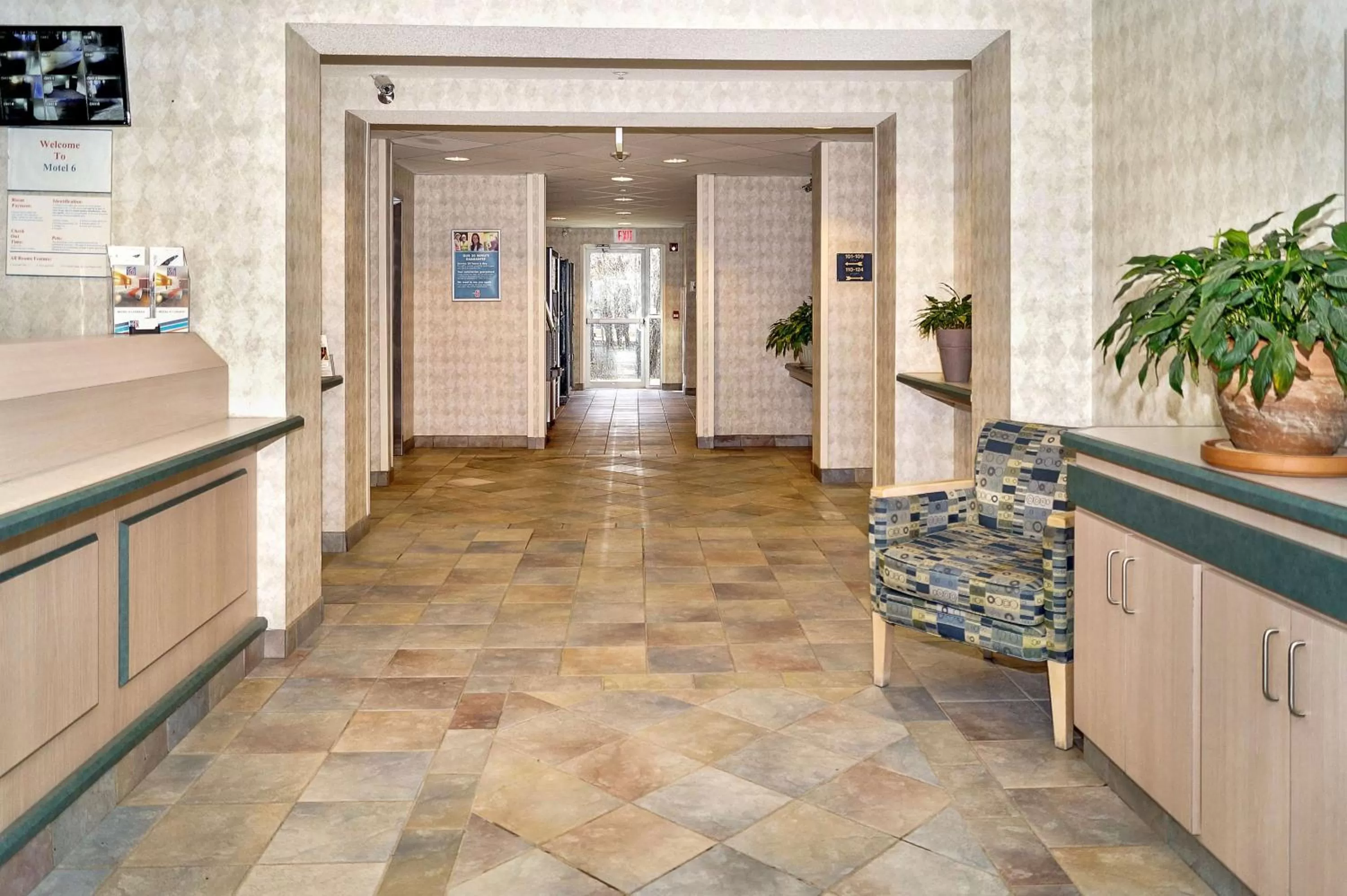Lobby or reception in Motel 6-Peterborough, ON