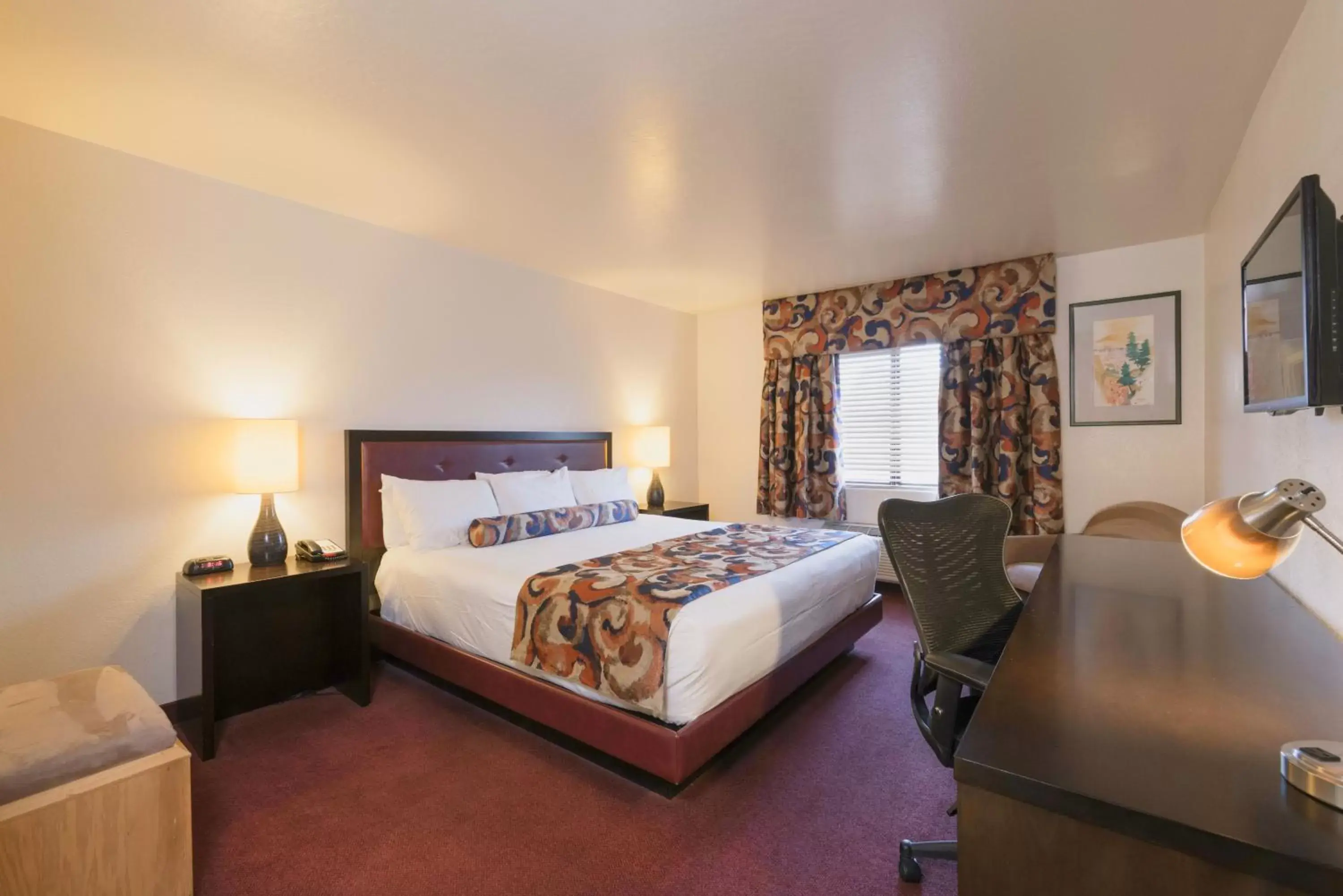 Bedroom, Bed in Grand Canyon Plaza Hotel