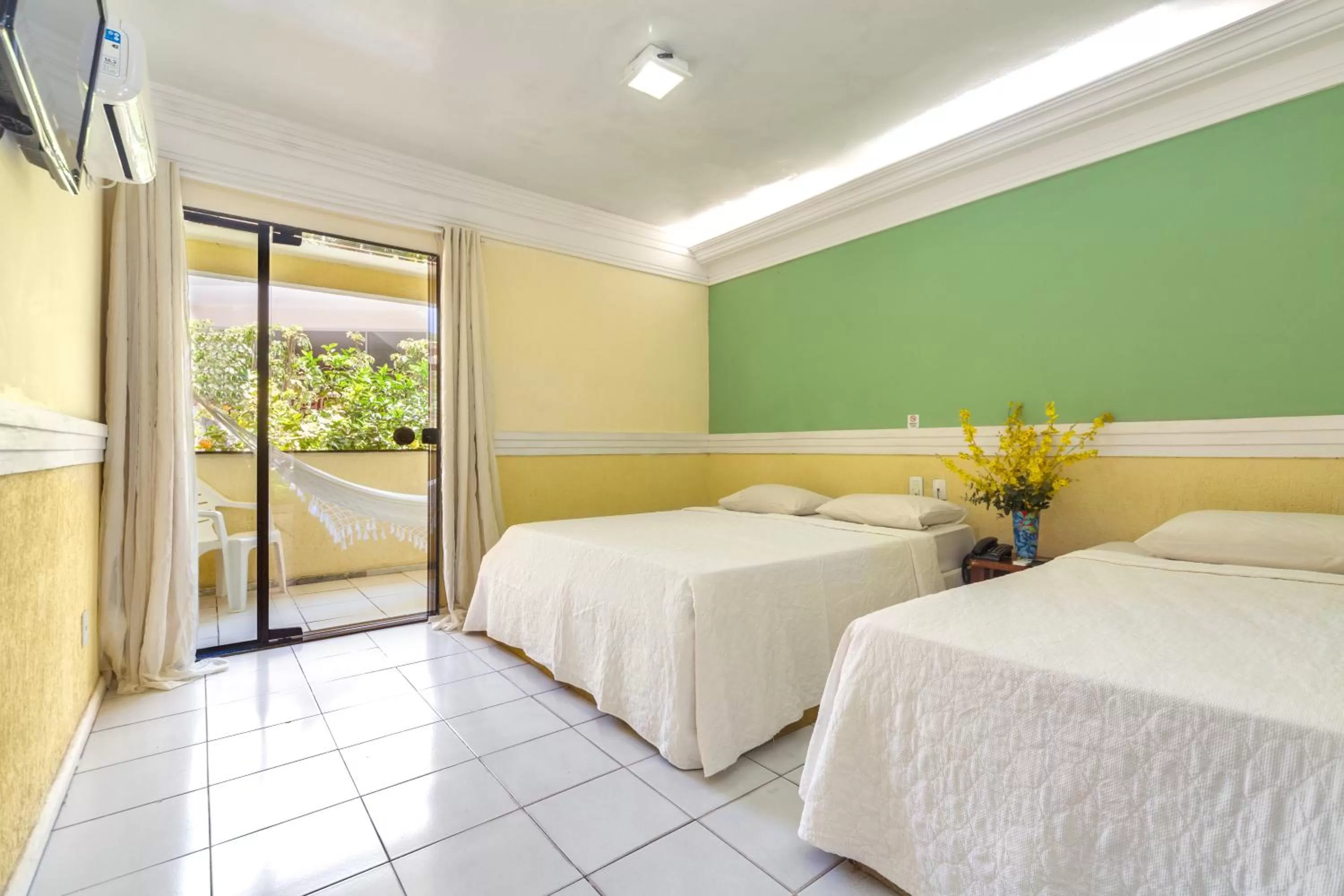 Standard Room in Floral Inn Family